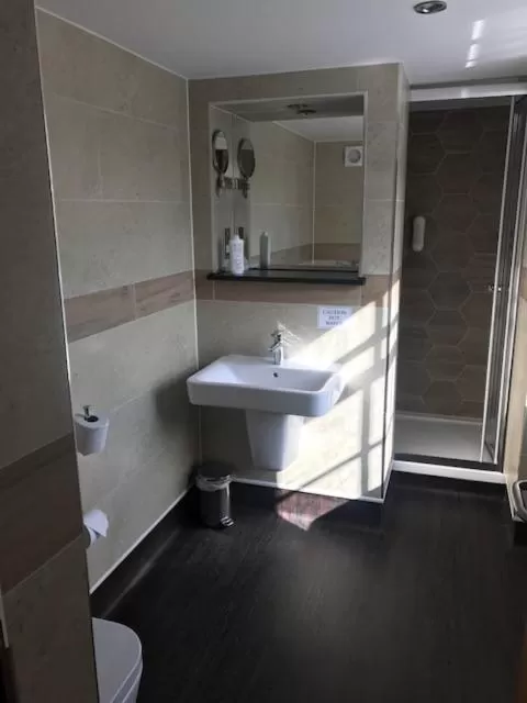 Bathroom in The Crown Hotel Wetherspoon