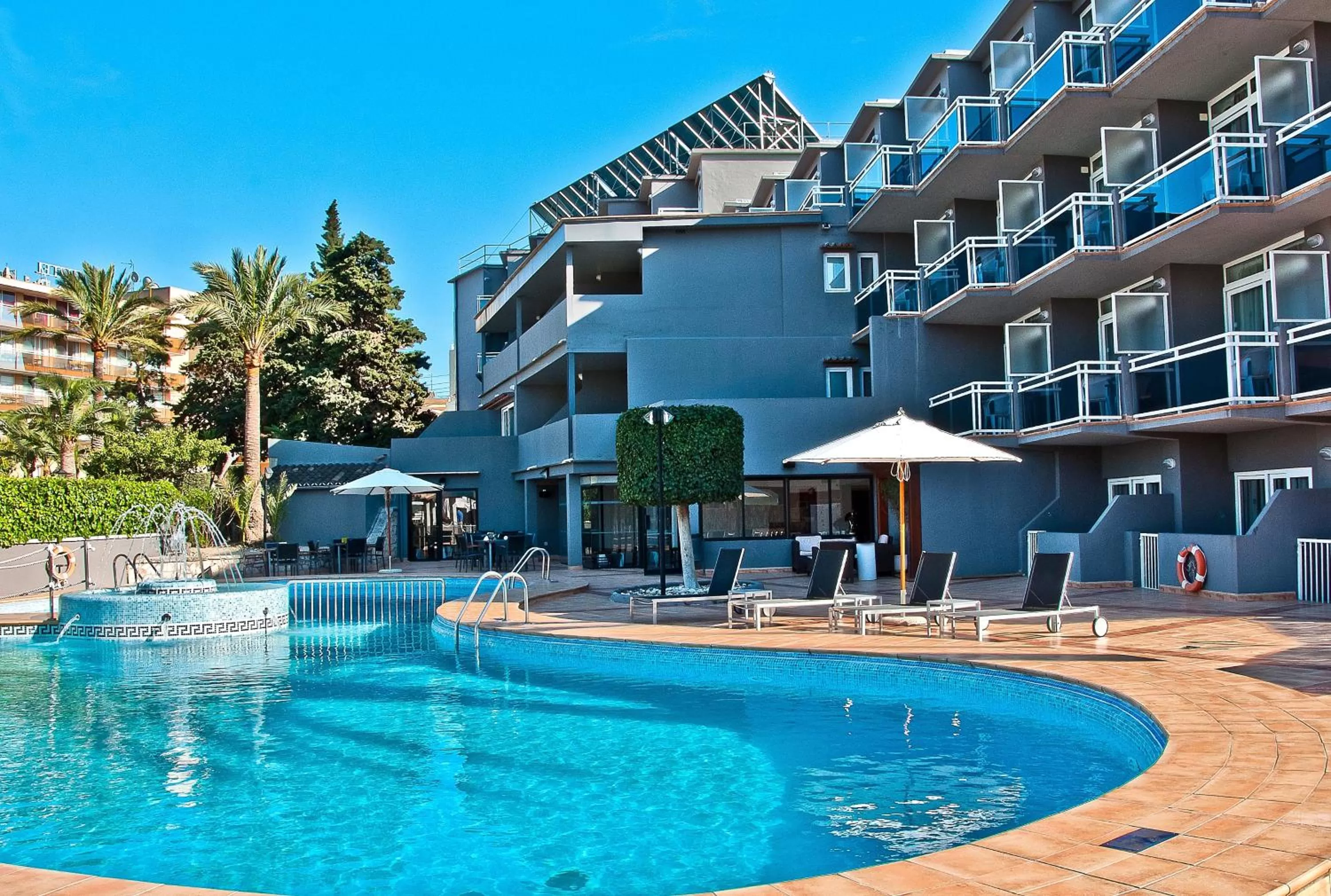 Swimming pool in BQ Augusta Hotel