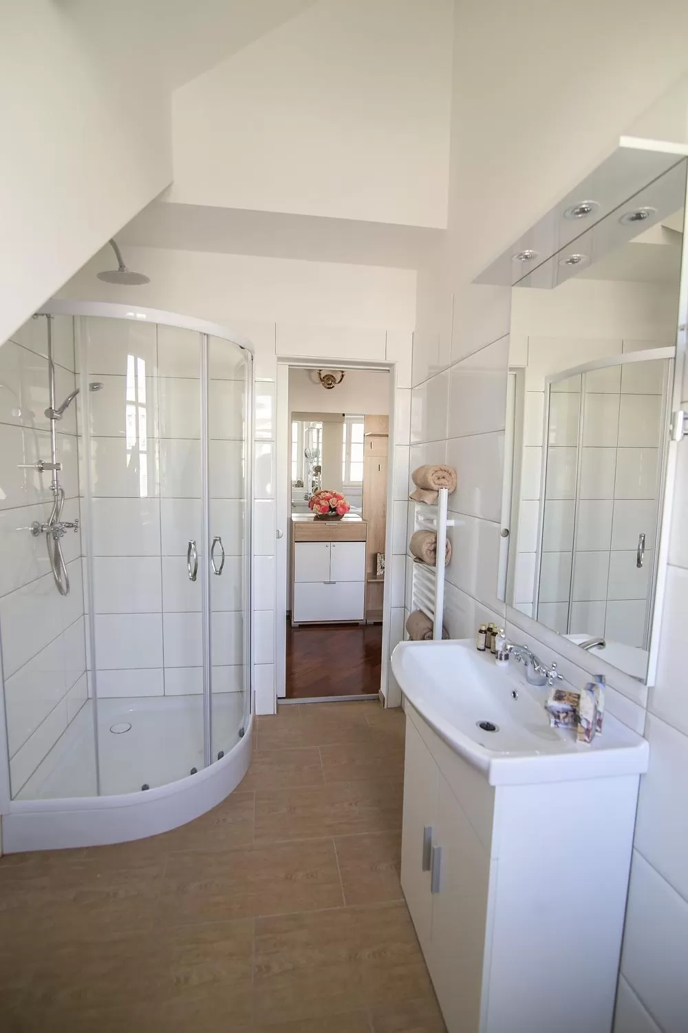 Shower in Hotel Vila Katrca