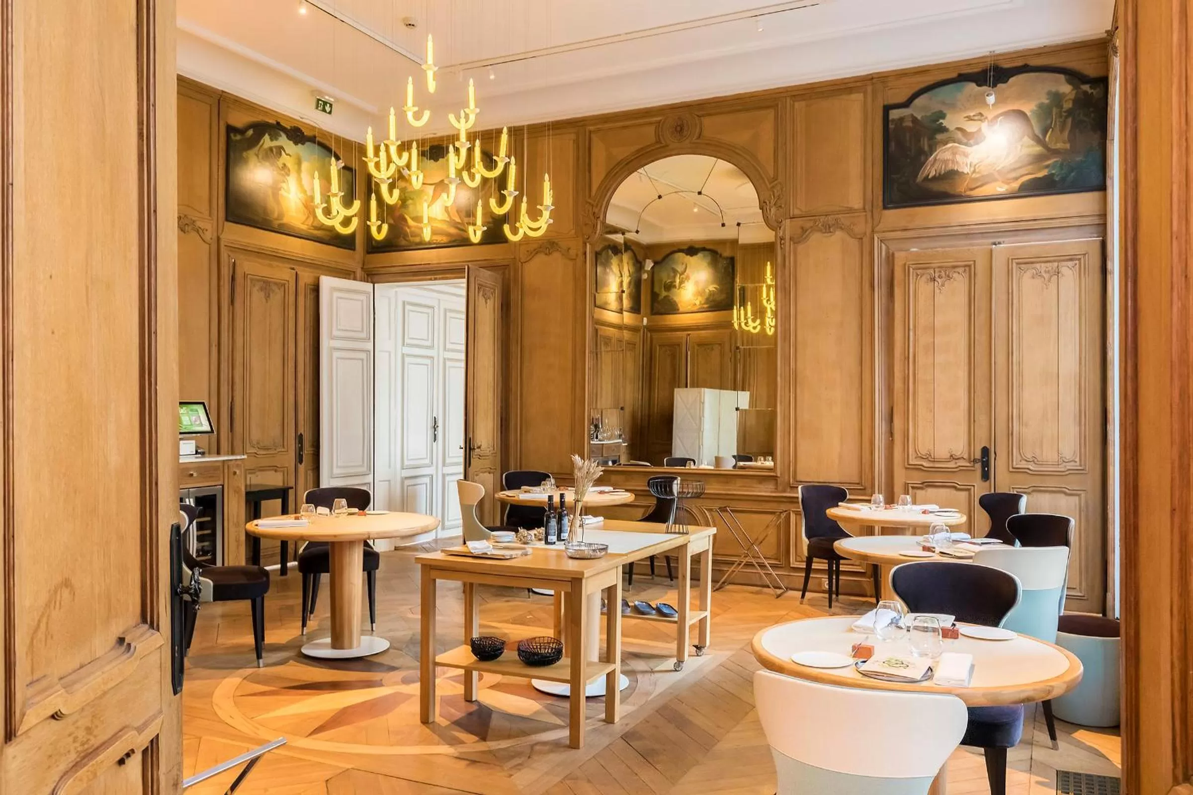 Restaurant/places to eat in Clarance Hotel Lille