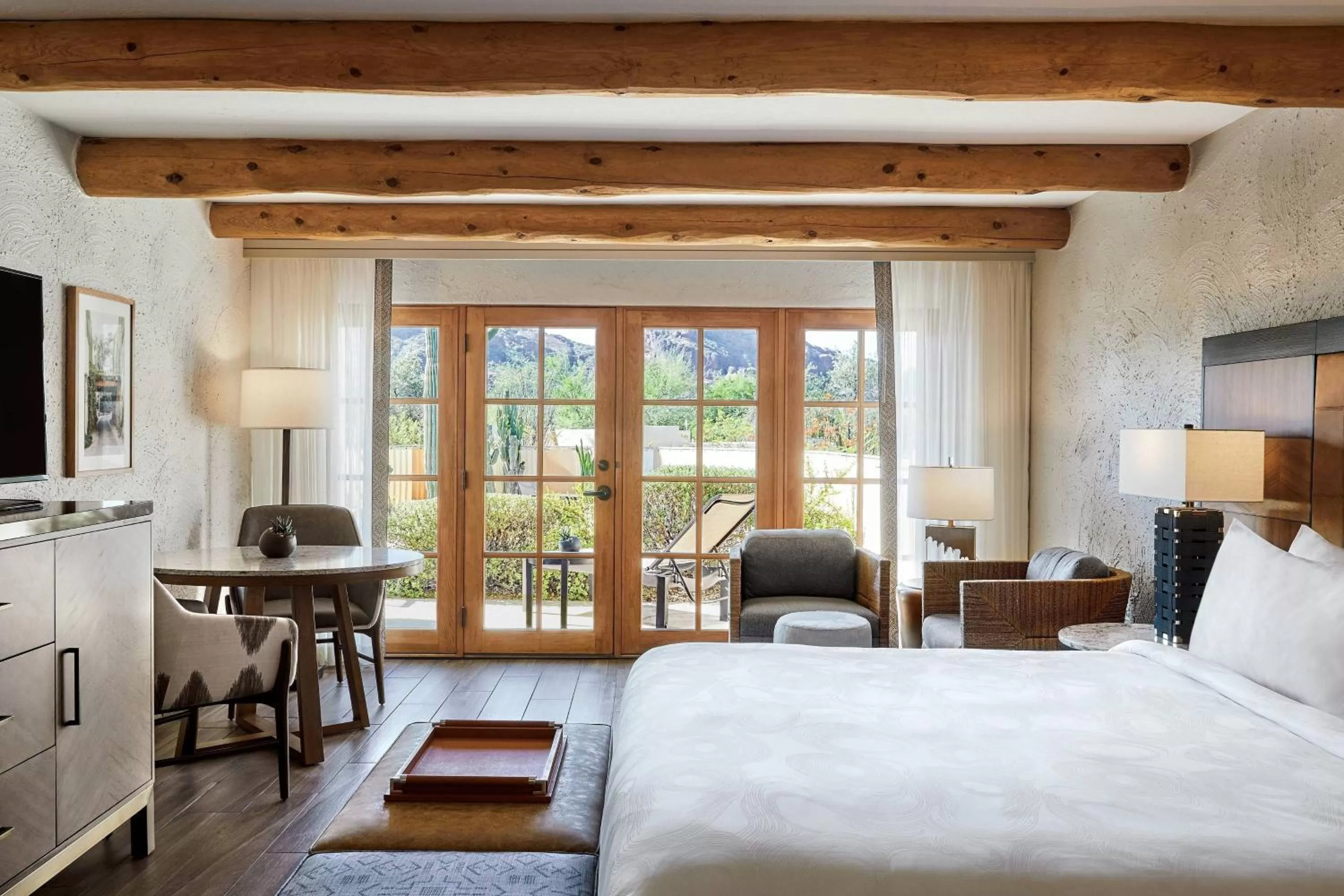 Swimming pool, Bed in JW Marriott Scottsdale Camelback Inn Resort & Spa