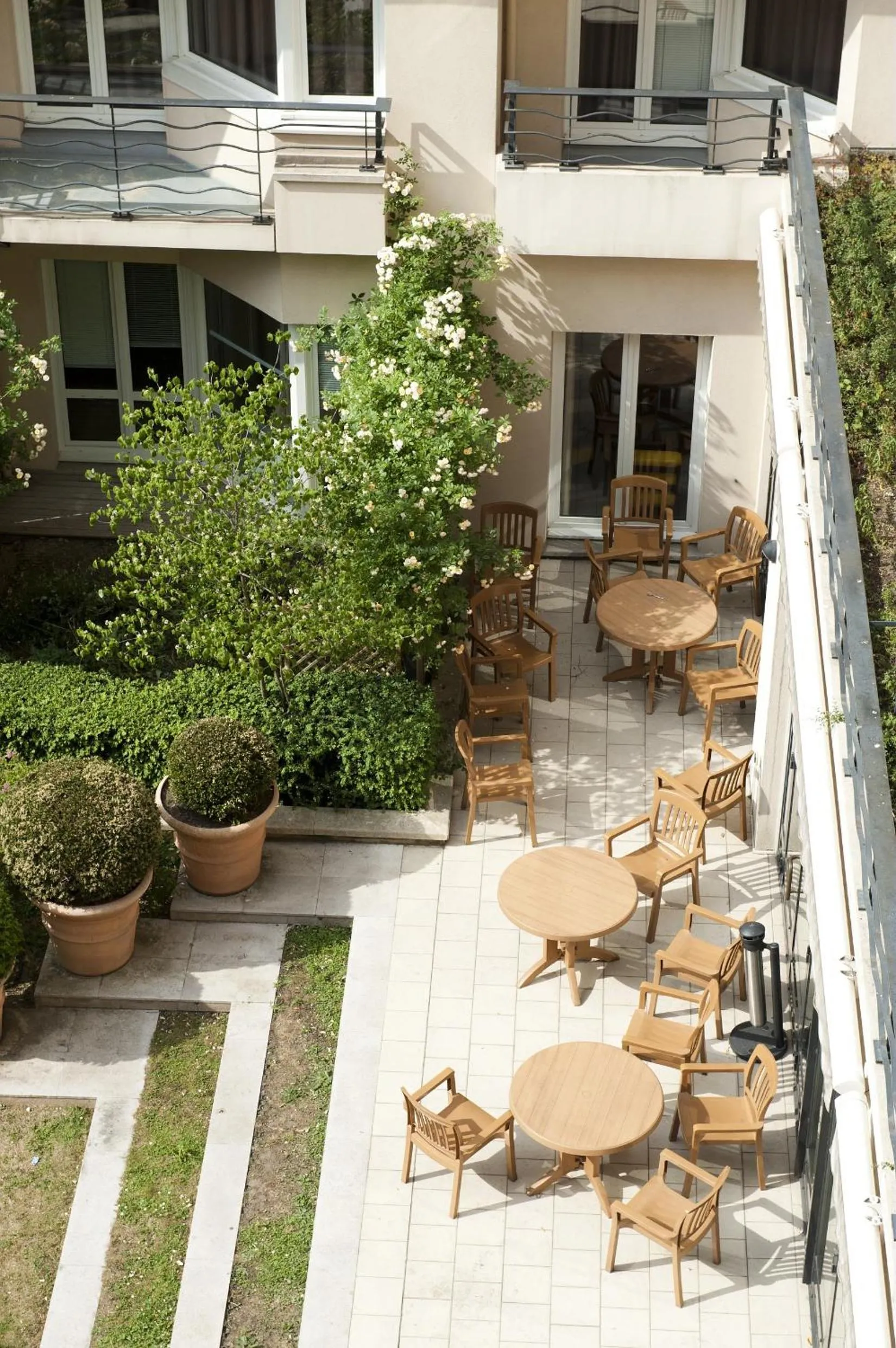 Facade/entrance in Aparthotel Adagio Porte de Versailles