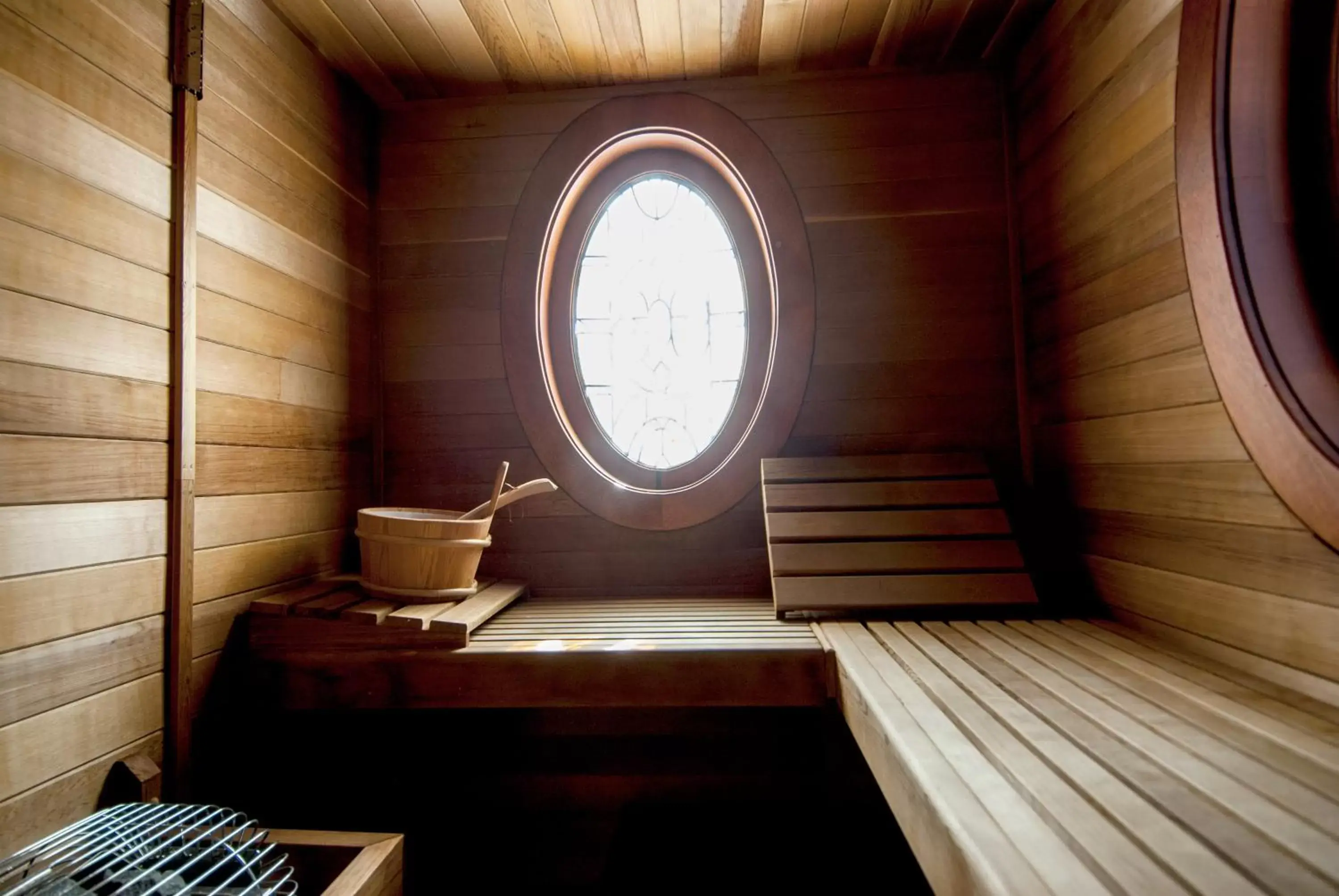 Deluxe Suite with Spa Bath in East Hampton Art House Bed and Breakfast Deluxe Suite with Spa Bath in East Hampton Art House Bed and Breakfast