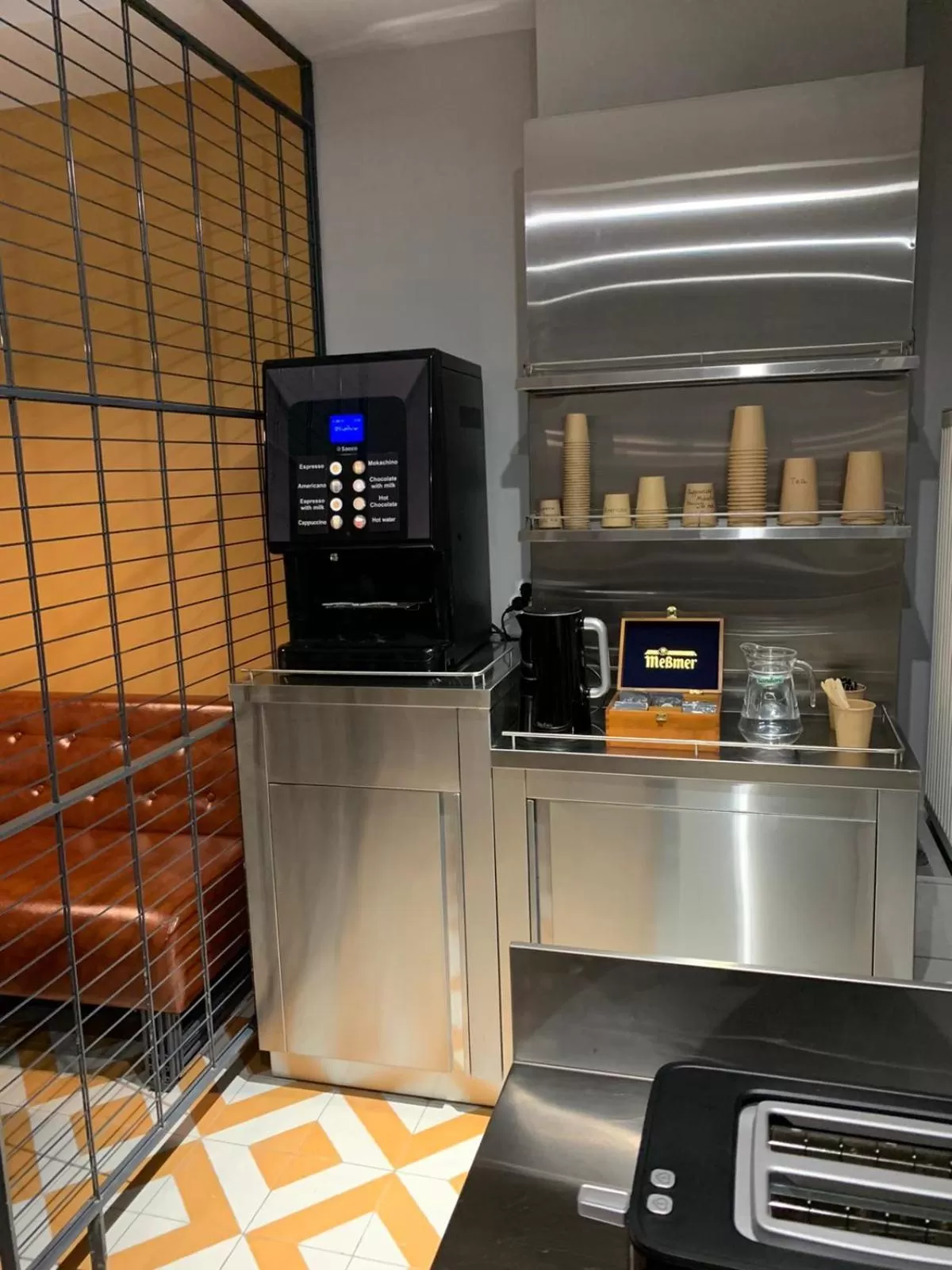 Kitchen/Kitchenette in Four Rooms City