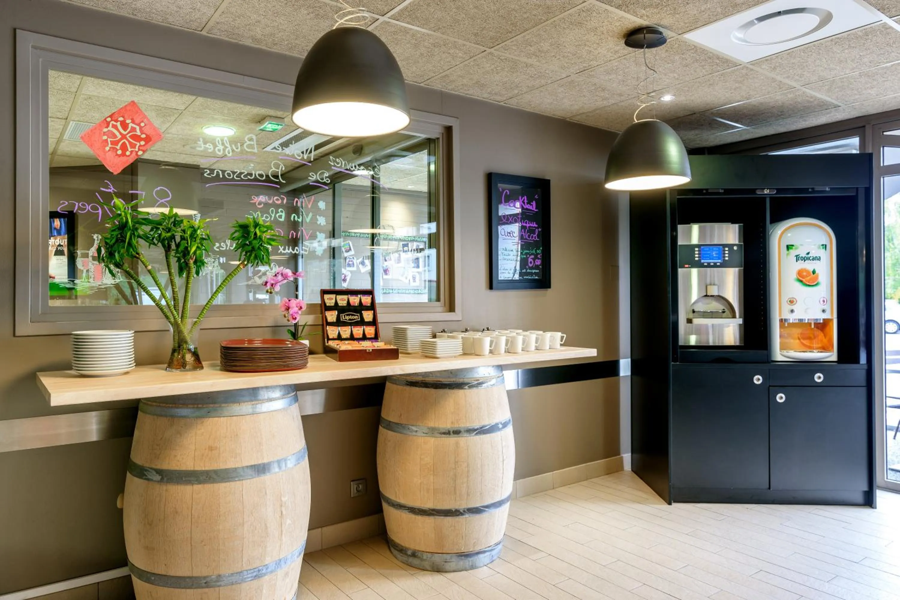 Buffet breakfast in Campanile Toulouse Purpan