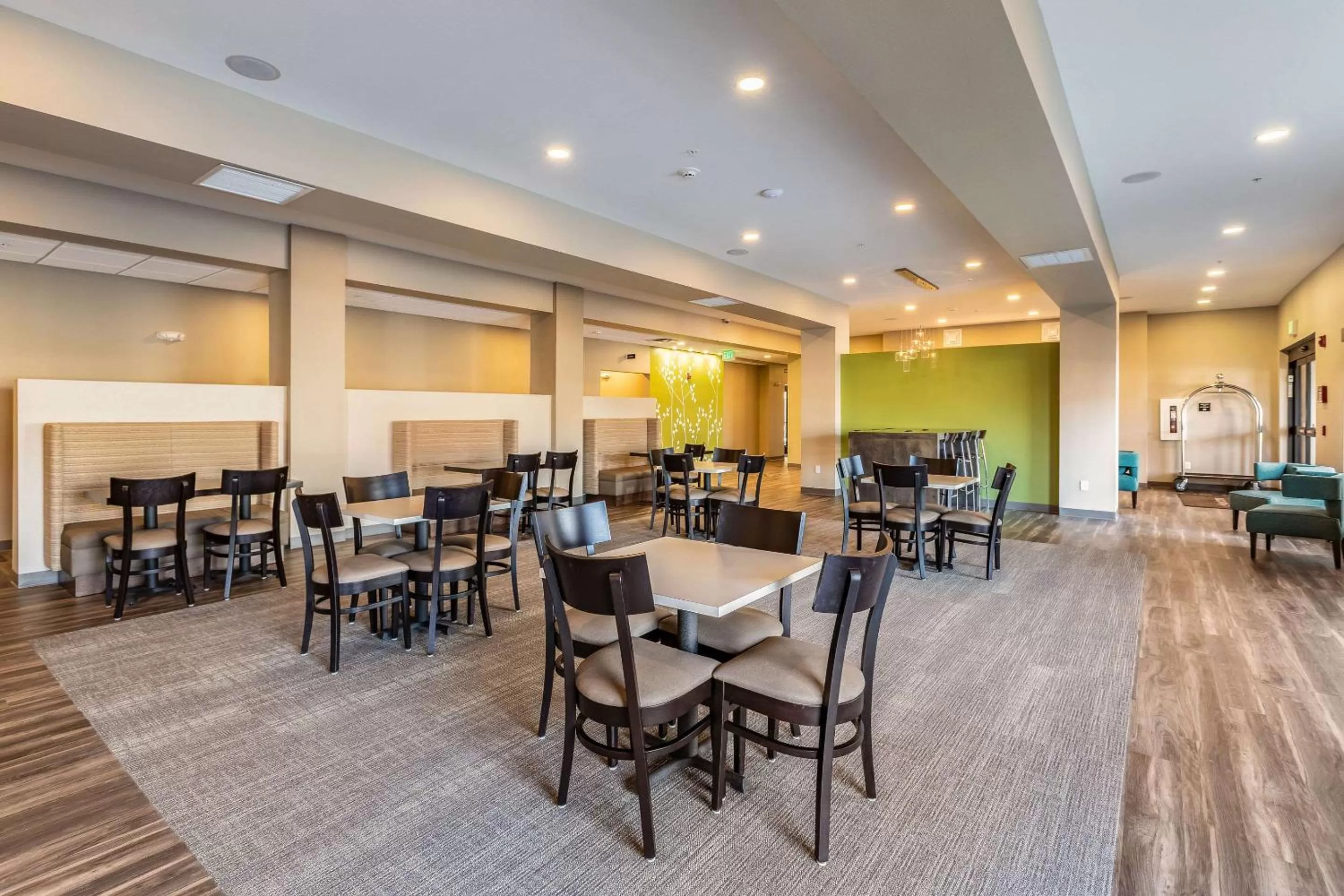 Restaurant/places to eat in Sleep Inn & Suites Mt Hope near Auction & Event Center