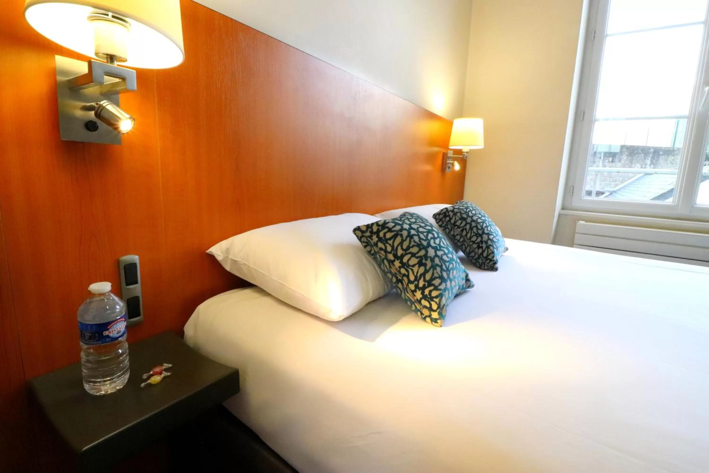 Bed in Hotel de la Gare Brest