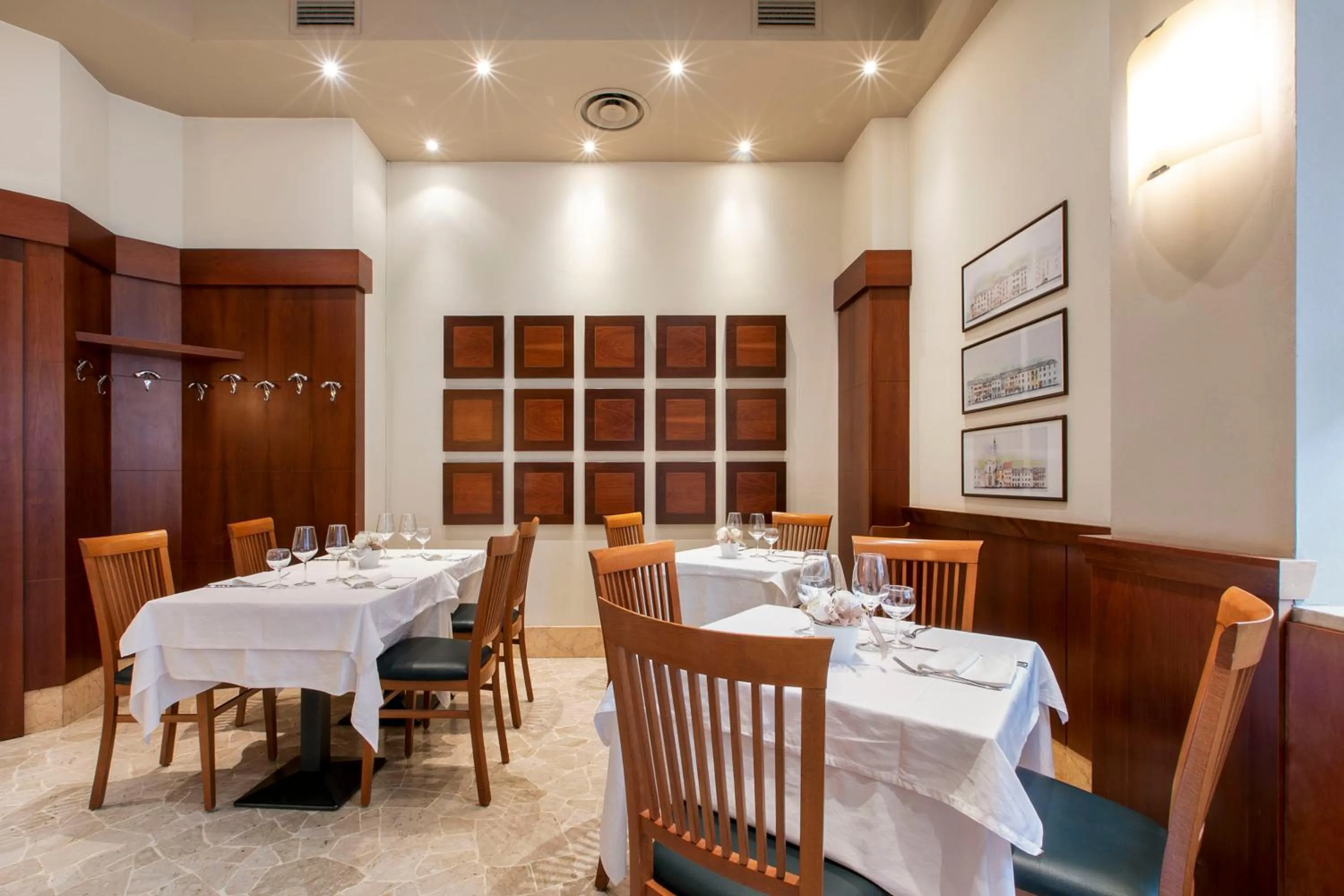 Restaurant/places to eat in Hotel Conradi