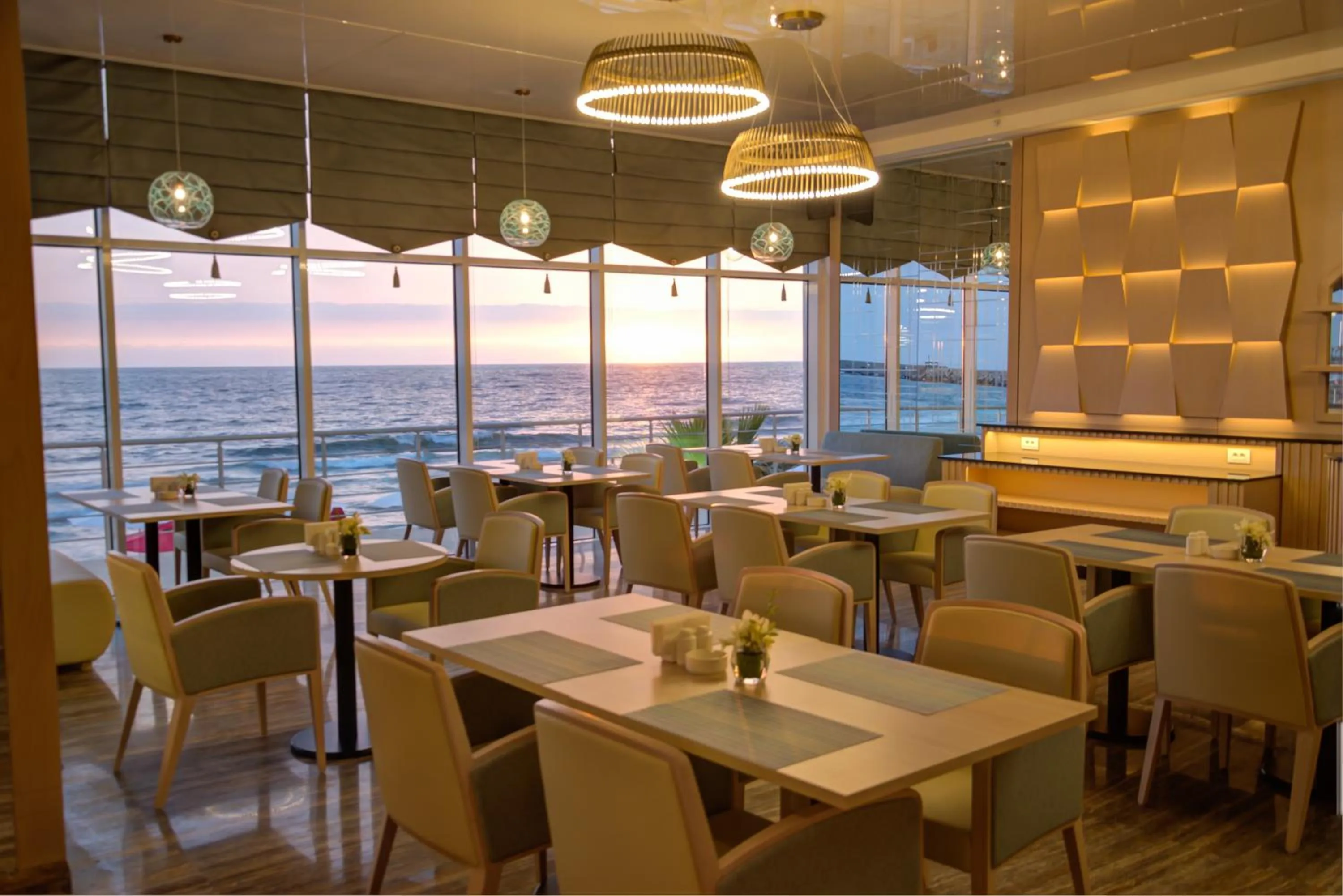 Restaurant/places to eat in Lancaster Eden Bay