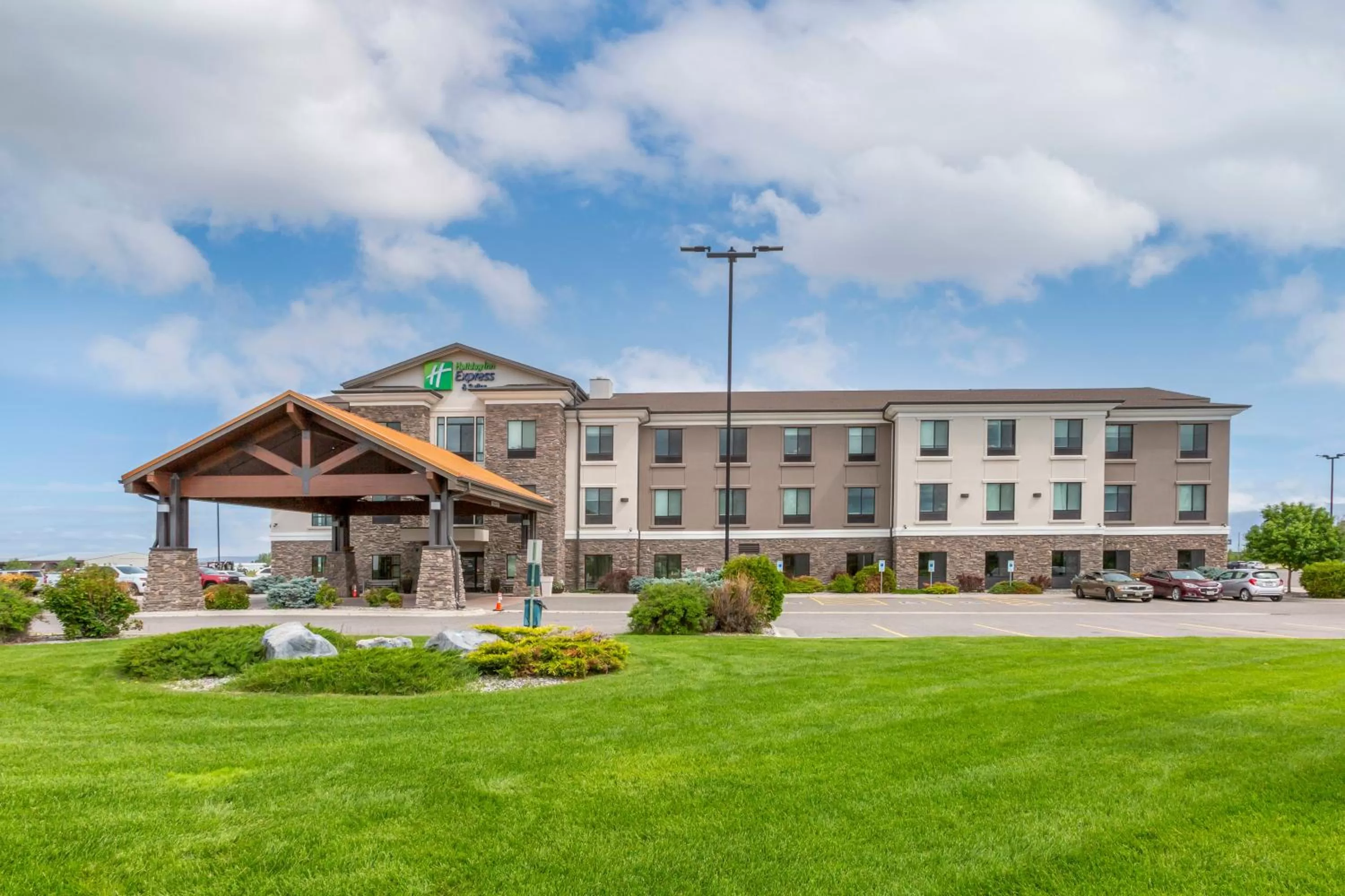 Property building in Holiday Inn Express Belgrade-Bozeman Area by IHG