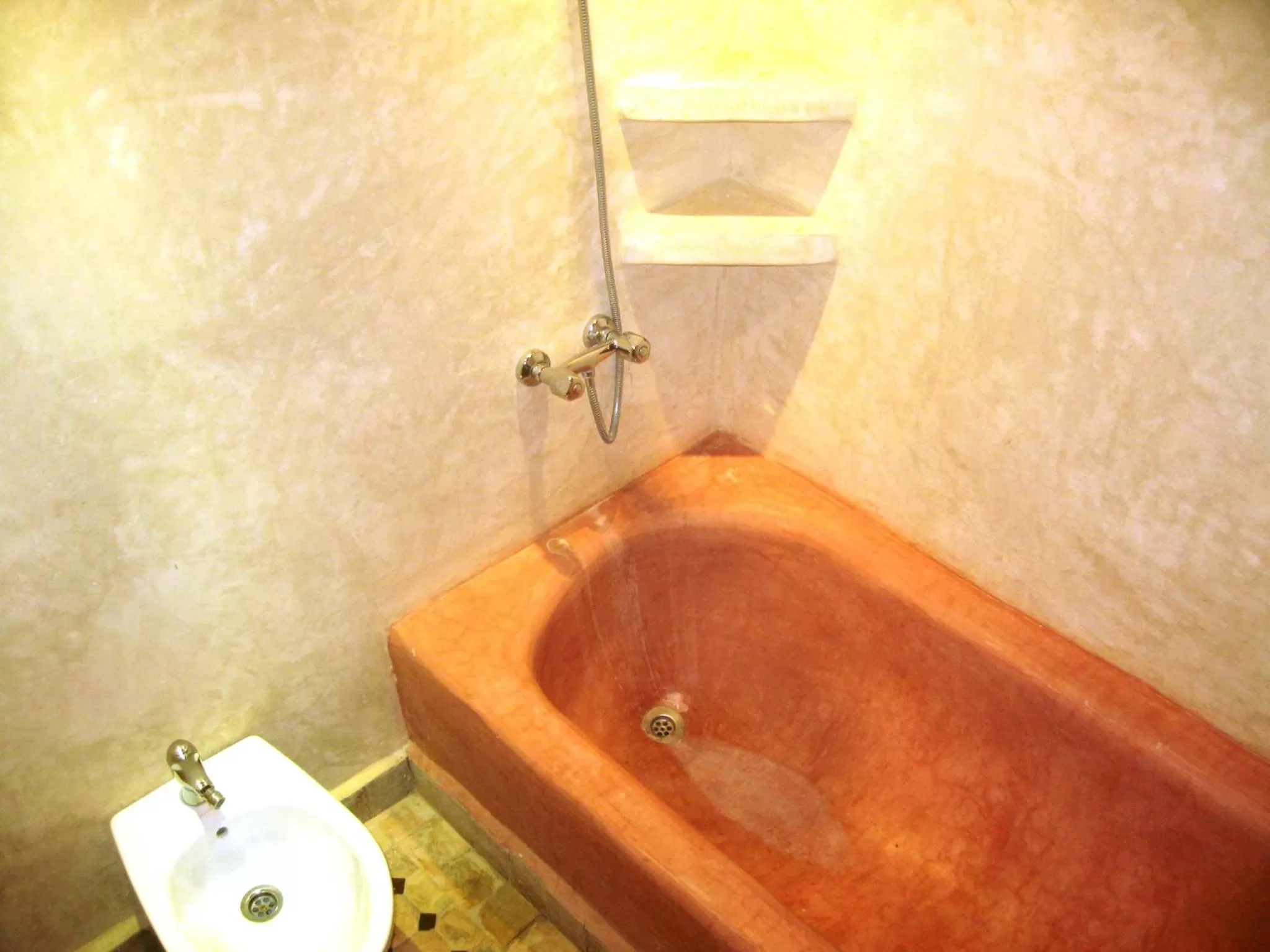 Shower in Hotel Restaurant La Kasbah