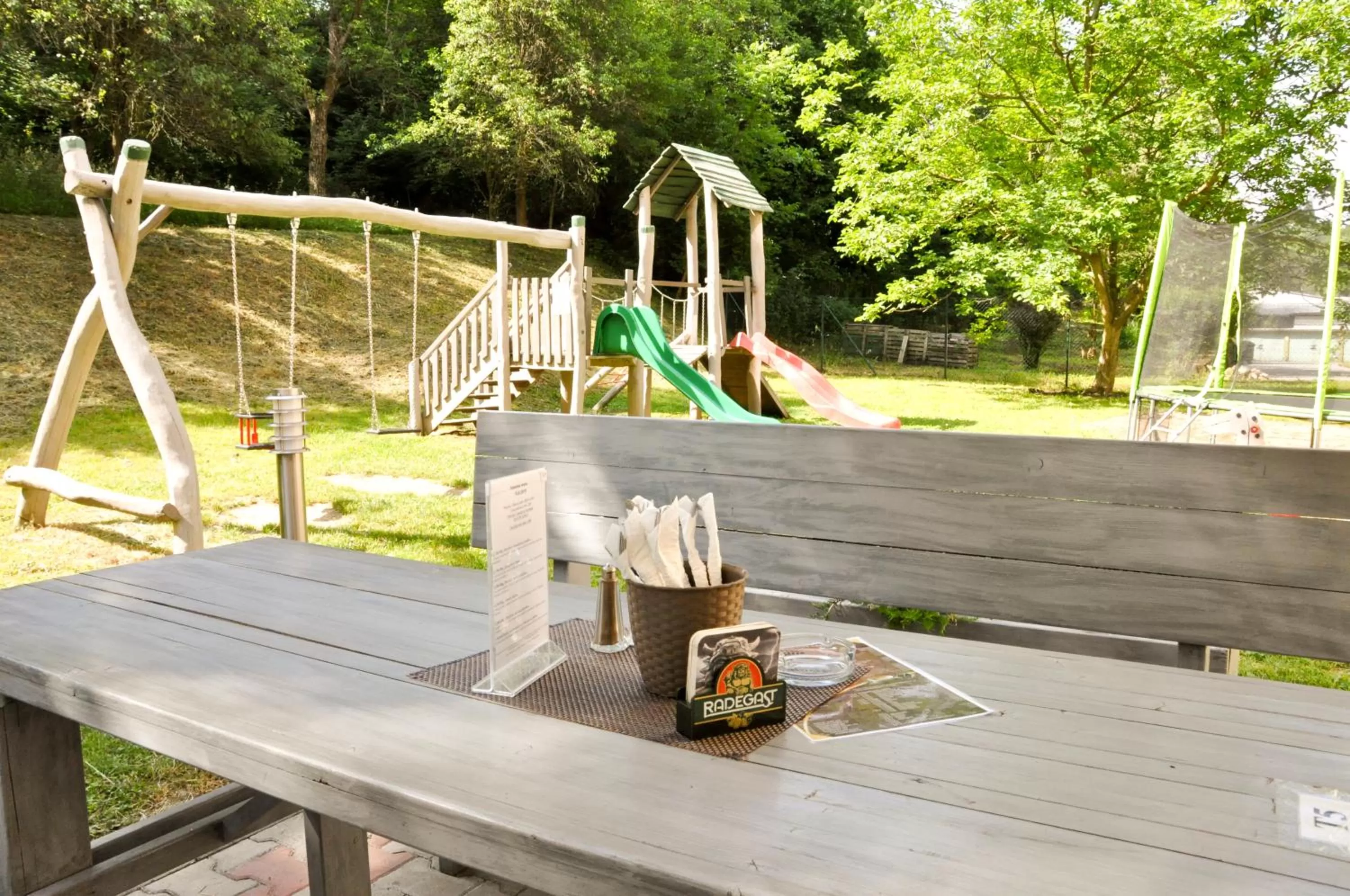 Restaurant/places to eat in Hotel Garni