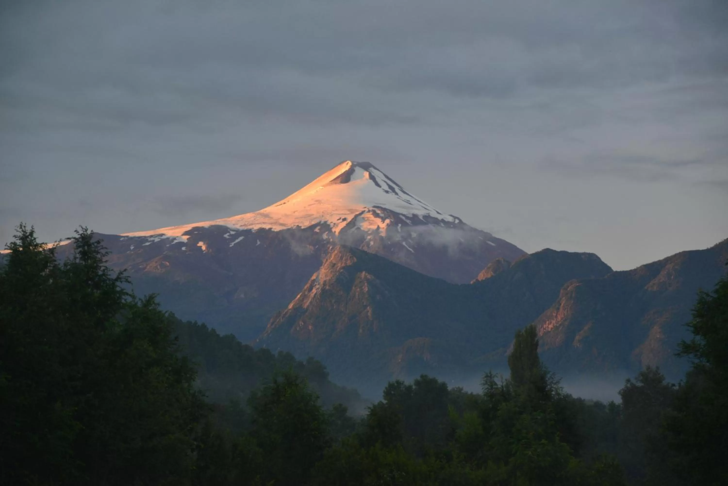 Night, Mountain View in Hotel Salto del Carileufu