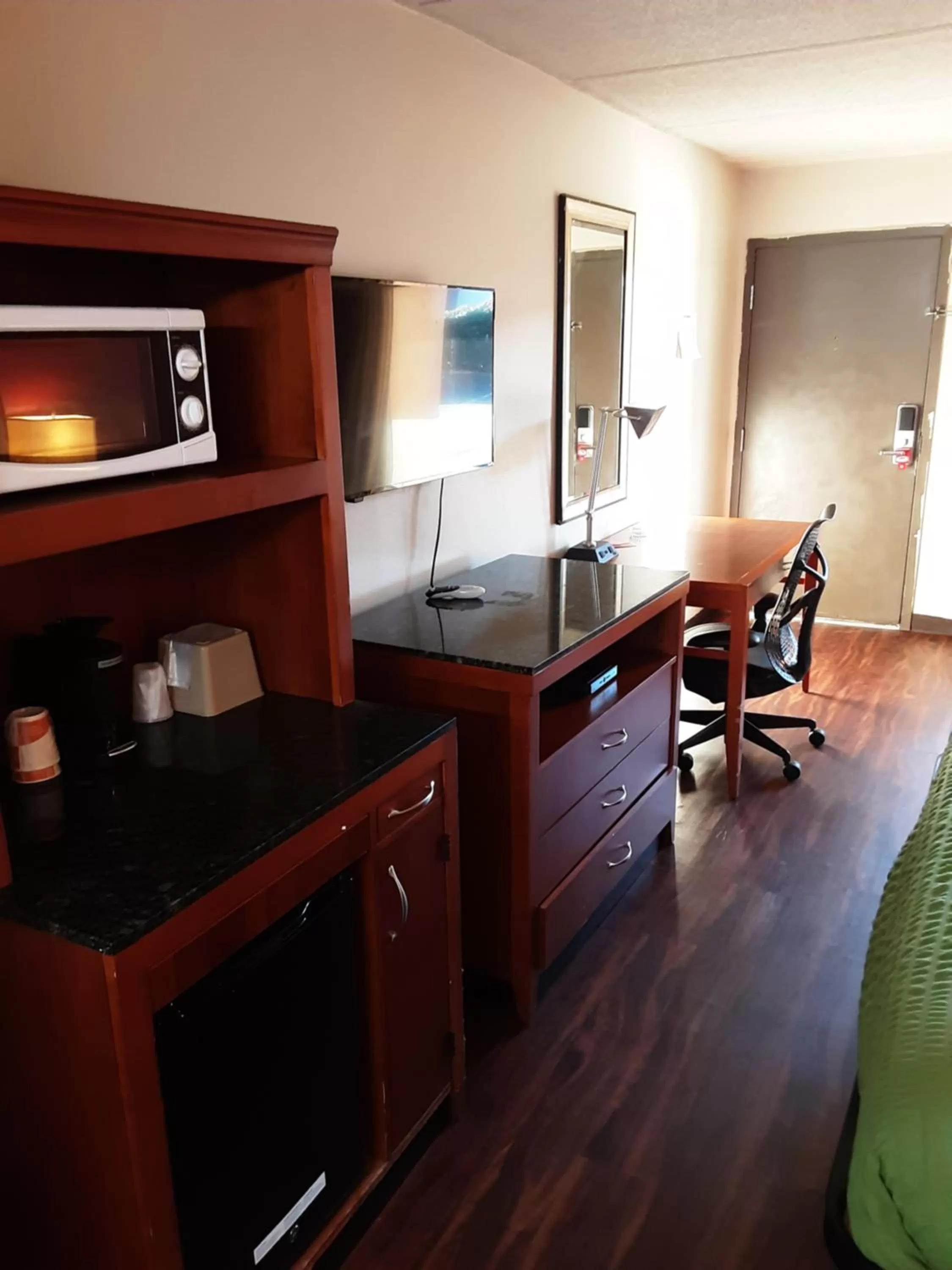 Econo Lodge Inn & Suites Griffin North