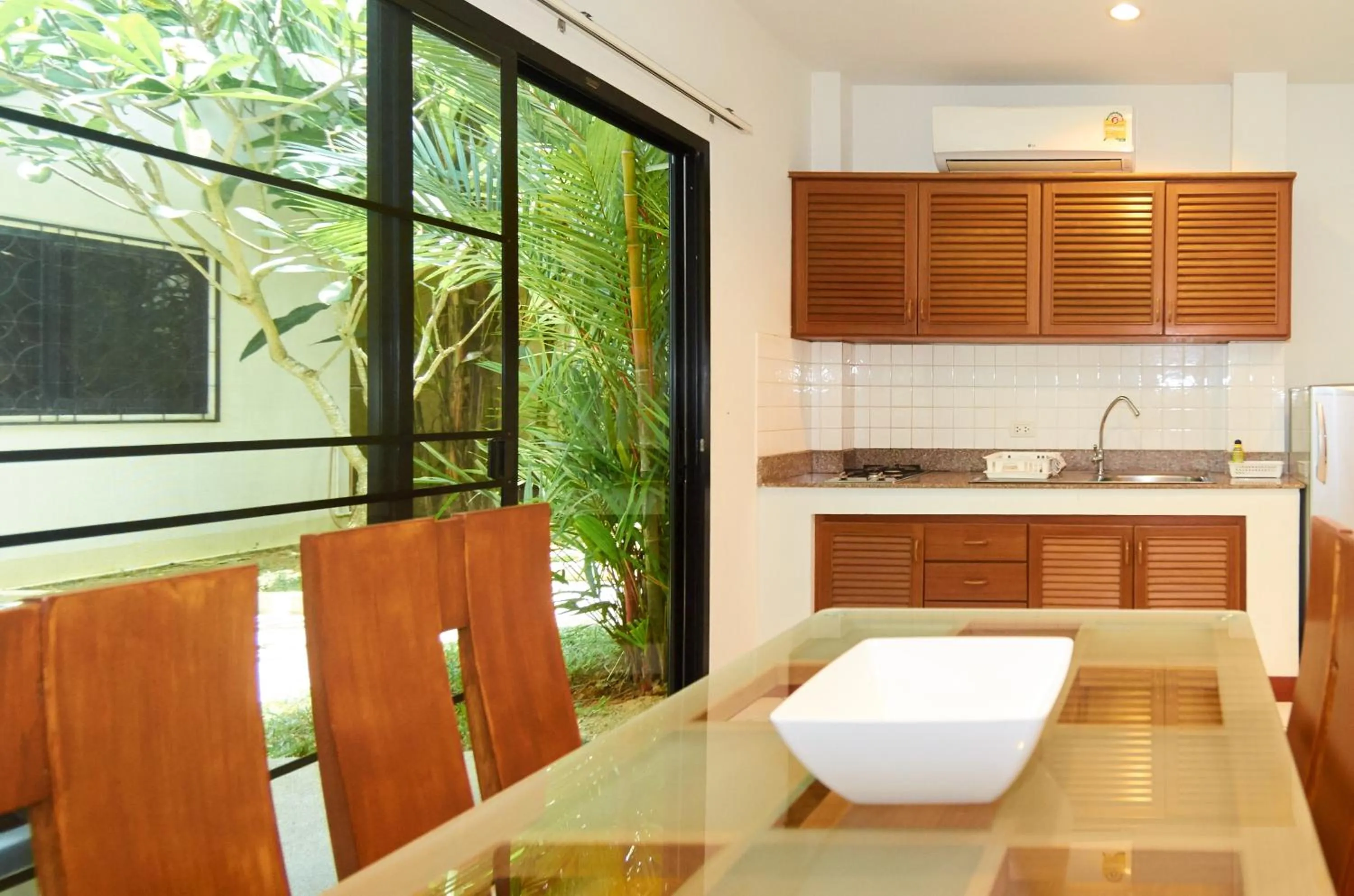 Dining area in Phuket Riviera Villas Hotel