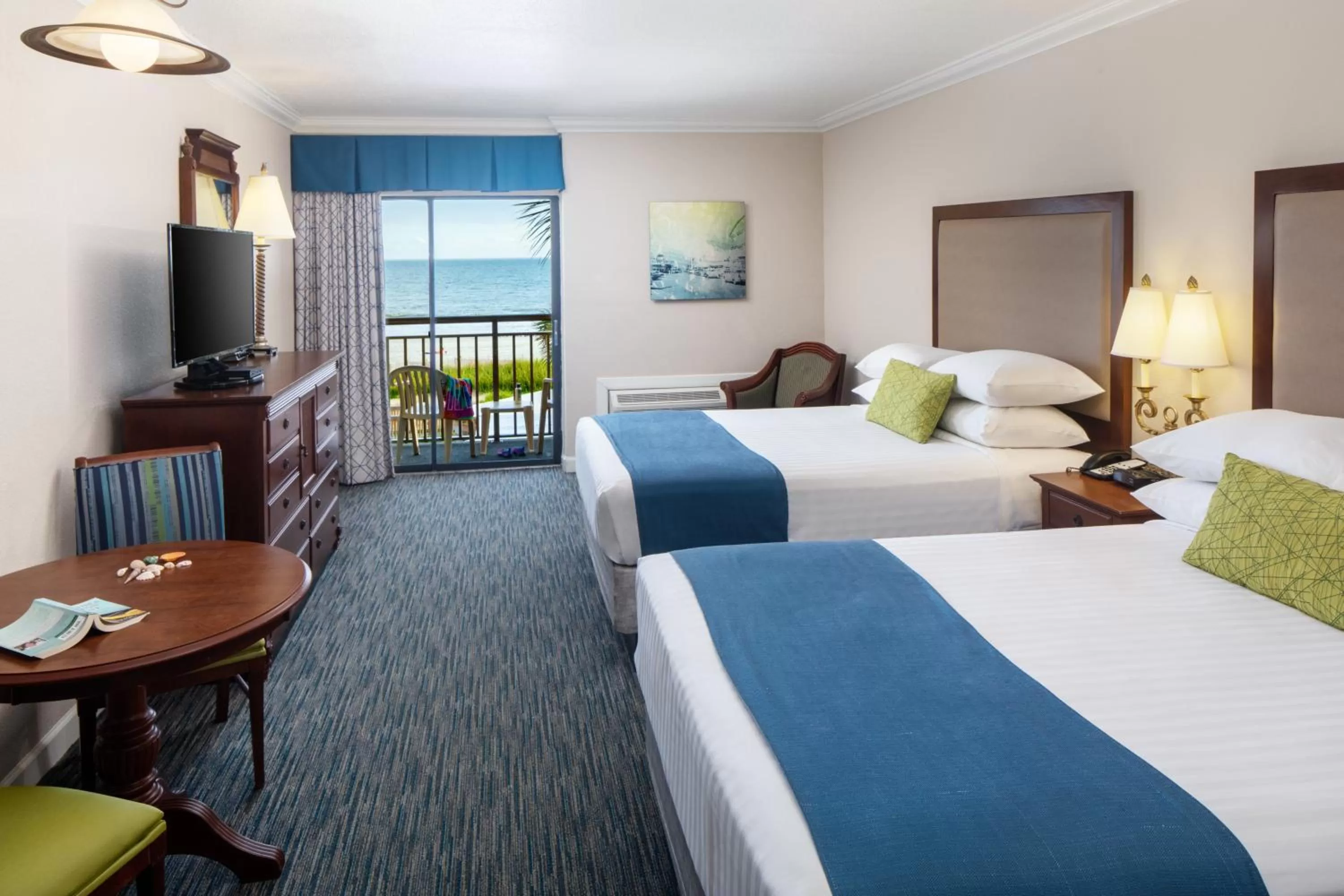 Bedroom, Bed in Holiday Pavilion Resort on the Boardwalk