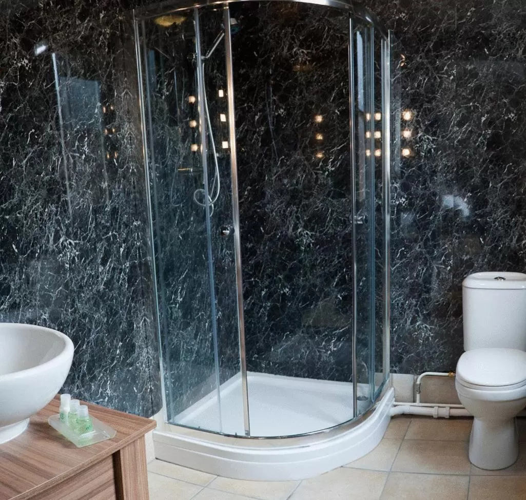 Bathroom in The Pack Horse