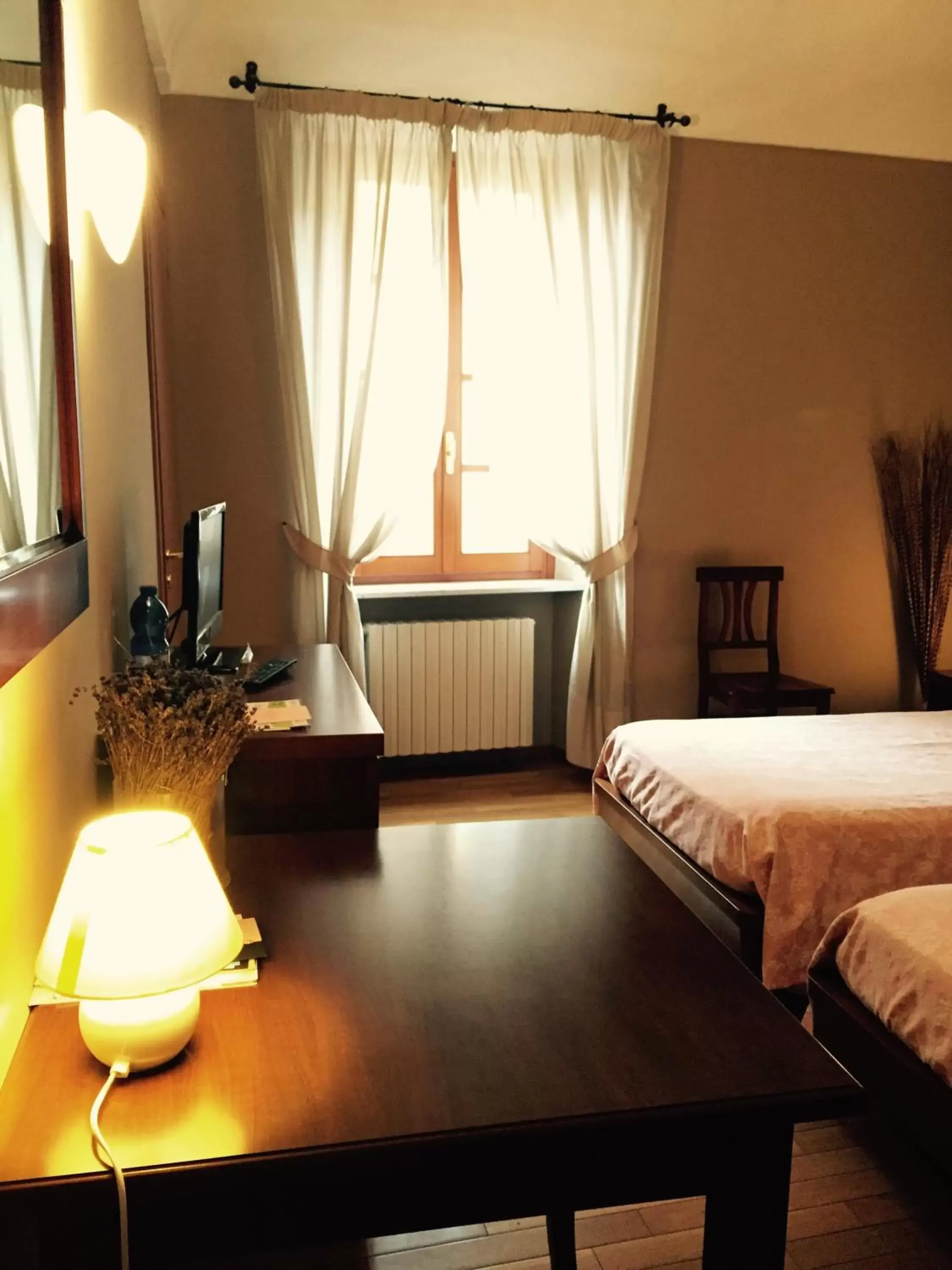 Twin Room in Albergo San Lorenzo Twin Room in Albergo San Lorenzo