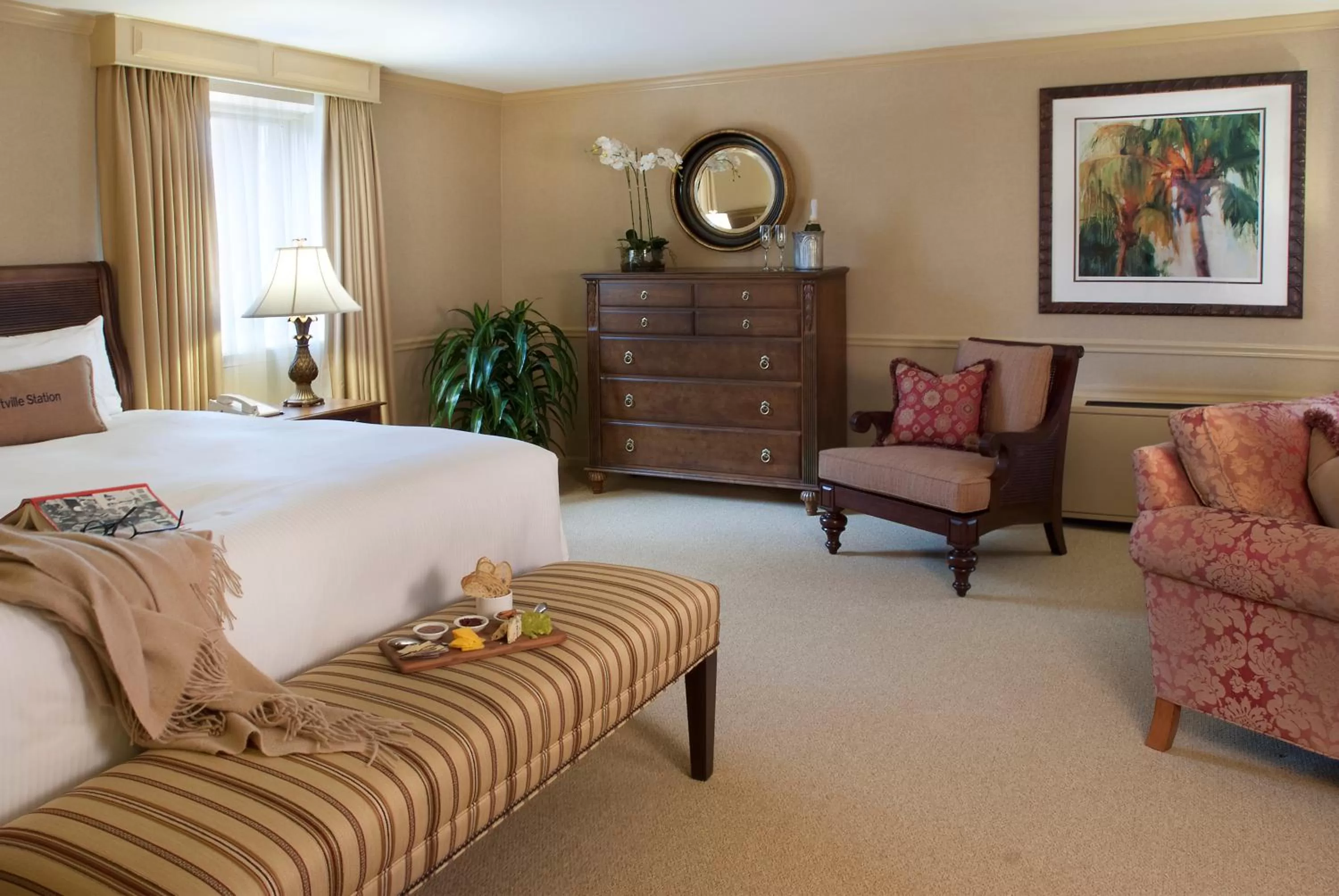 Bedroom in Lambertville Station Inn