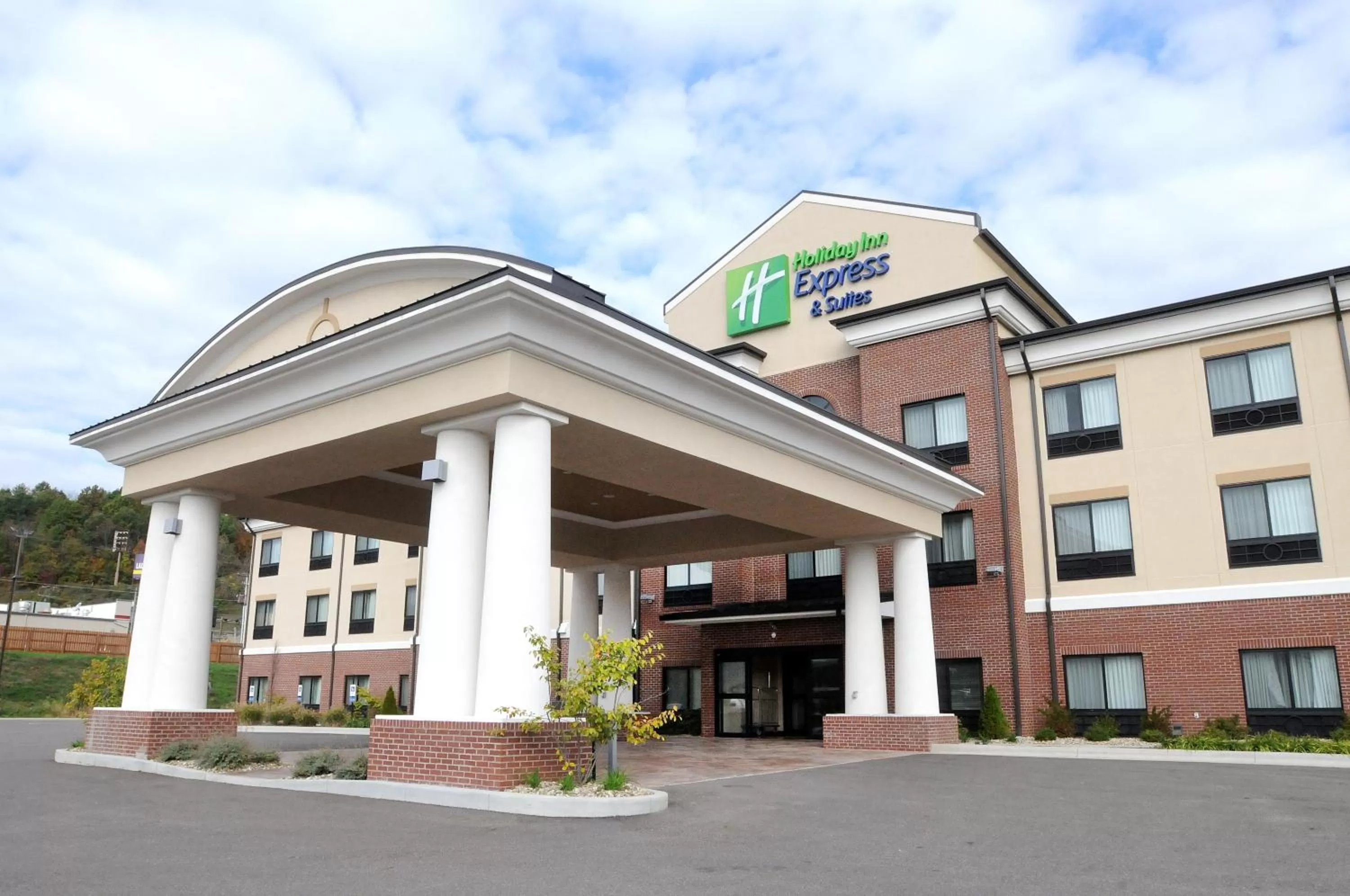 Holiday Inn Express & Suites Cambridge by IHG