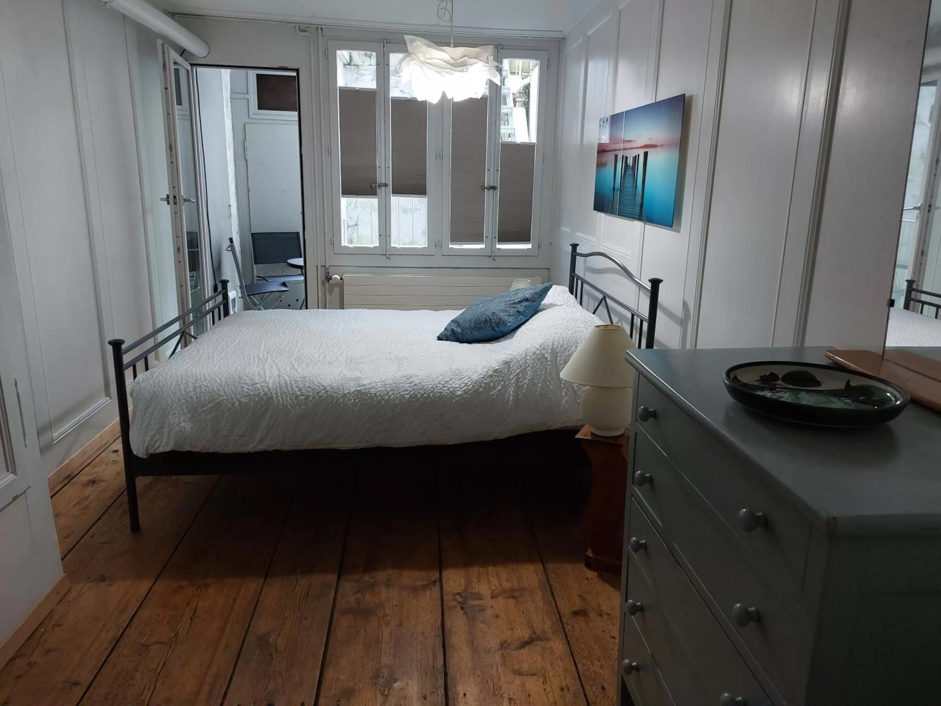 Photo of the whole room in Chez Muna & Lucien