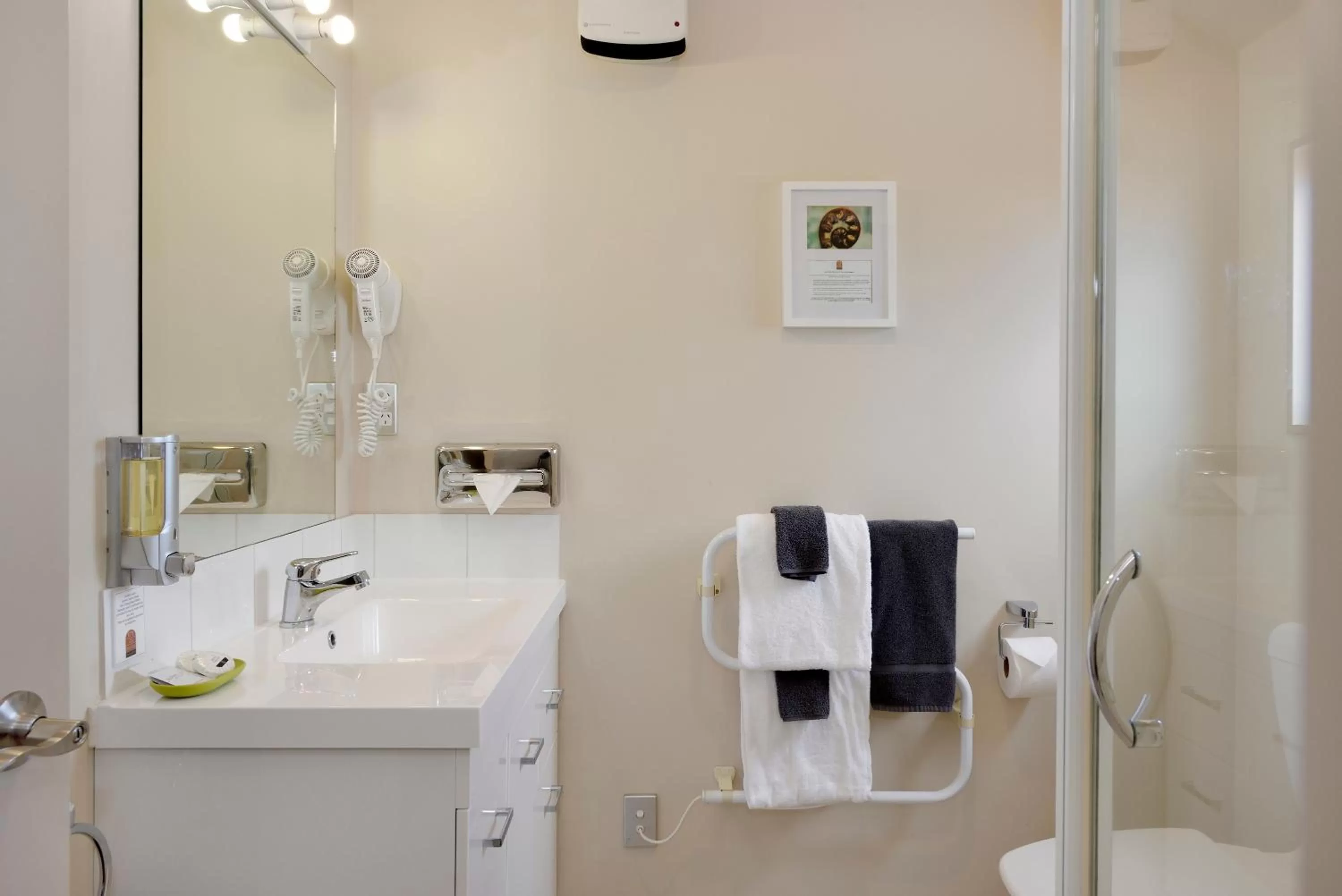 Bathroom in 171 On High Motel