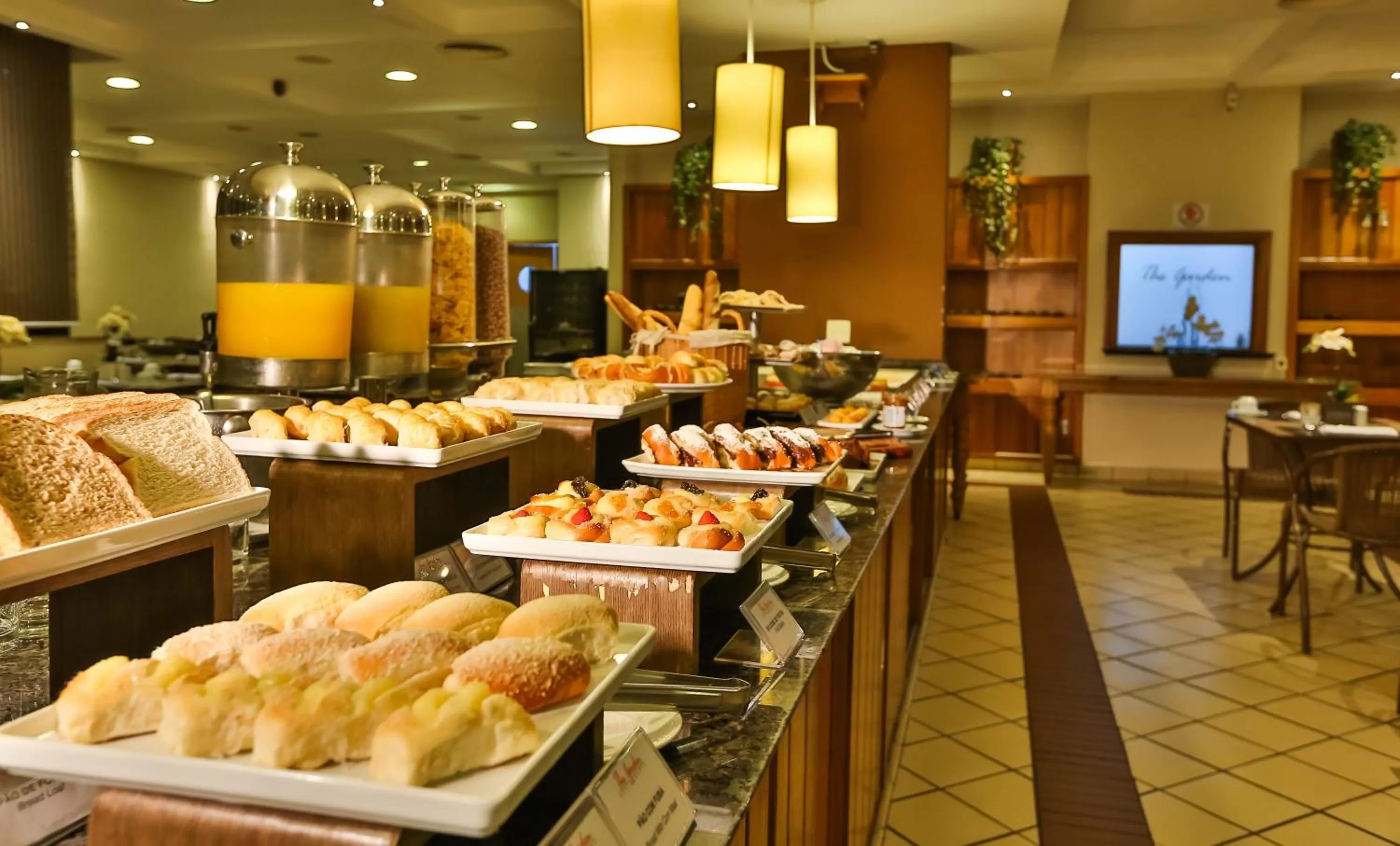 Restaurant/places to eat in Bourbon Convention Hotel Santos