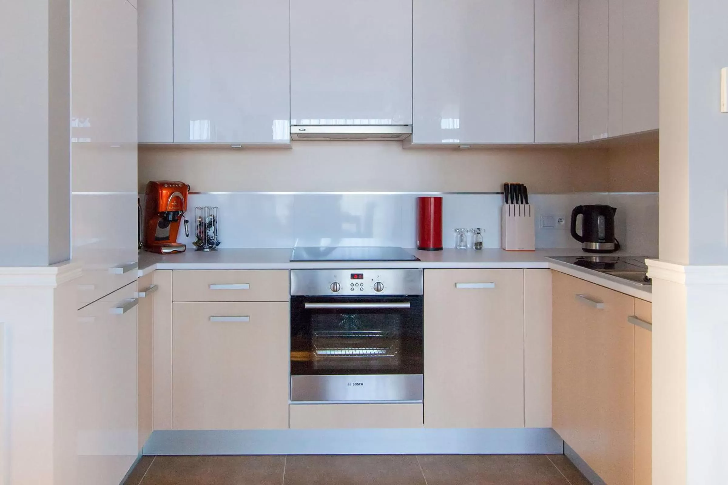 Coffee/tea facilities, Kitchen/Kitchenette in Dune Resort Mielno - A