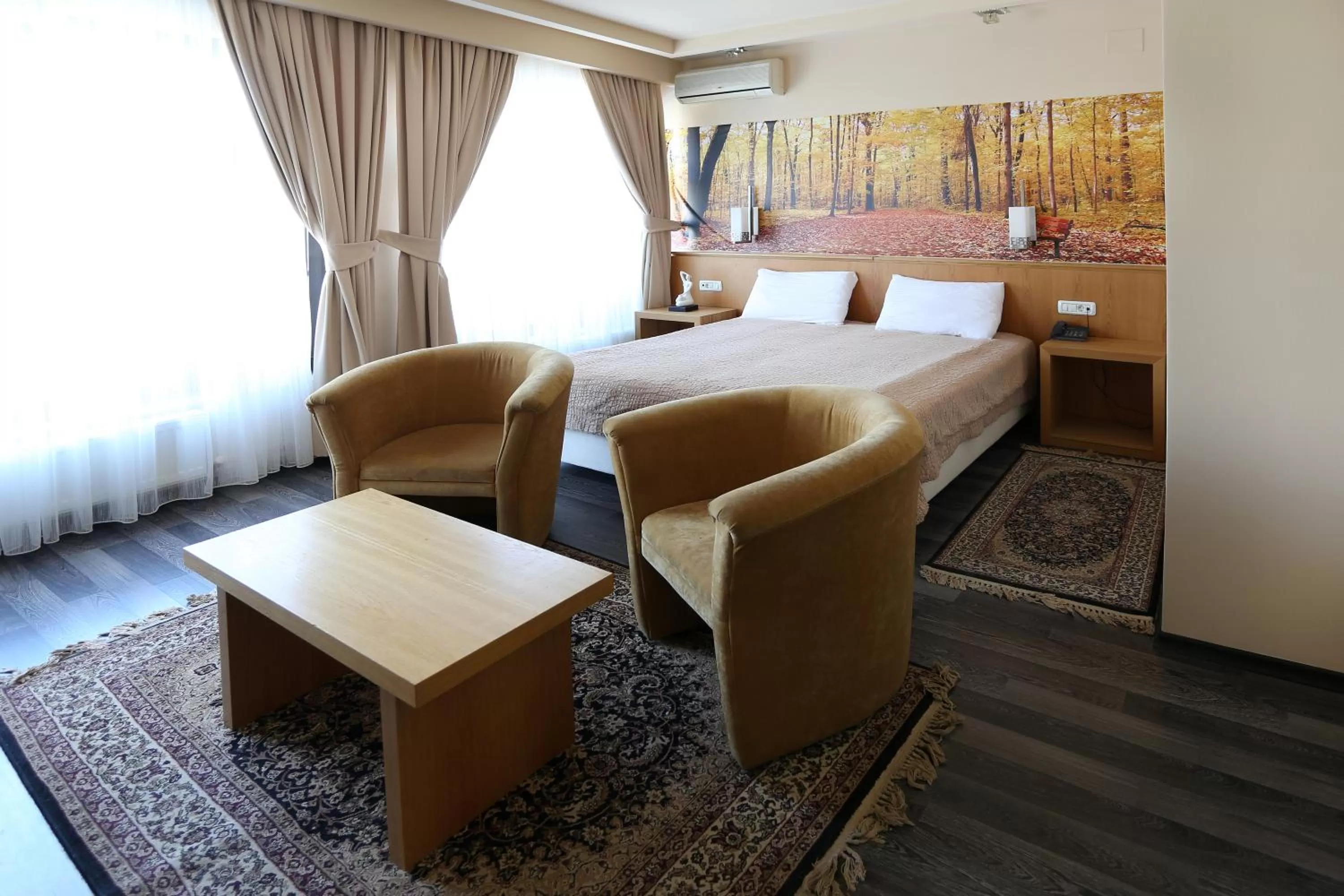 Bathroom, Bed in Hotel Lirak