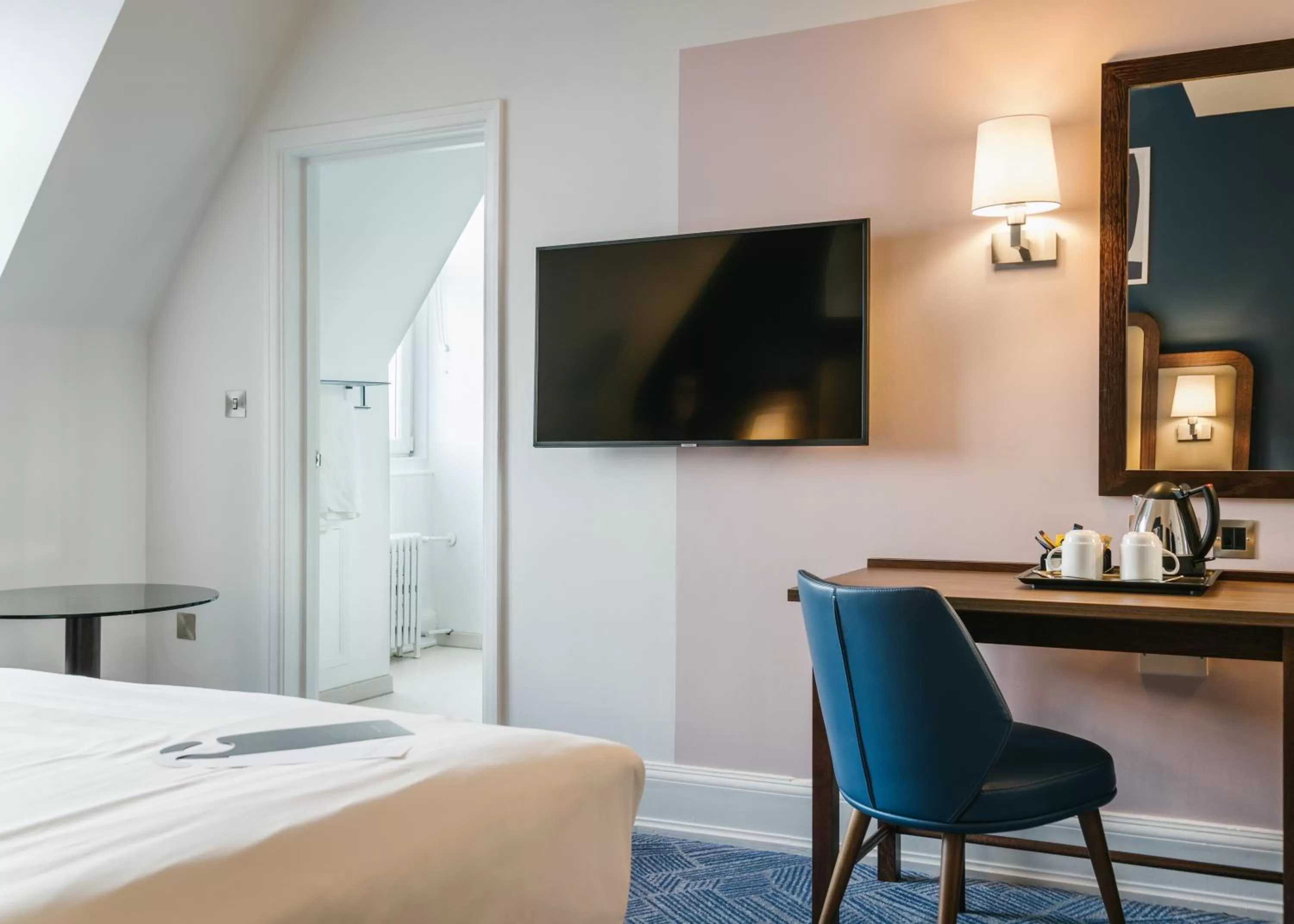 Bedroom, Bed in voco Grand Central Glasgow by IHG