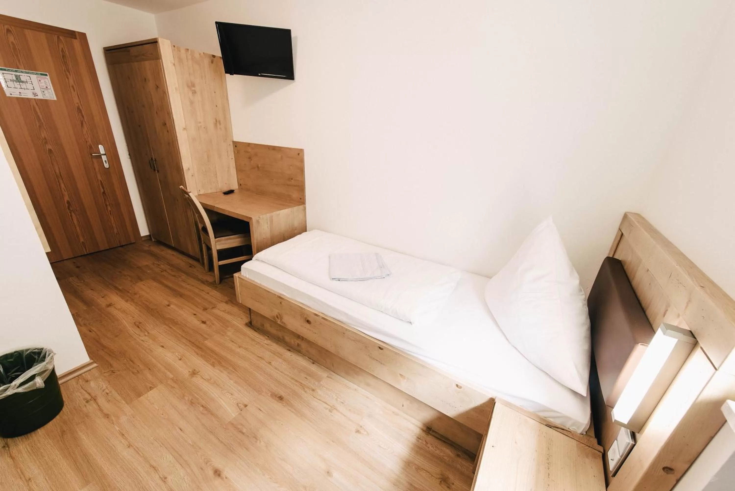 Bedroom, Bed in Gasthof Metzgerei Linsmeier