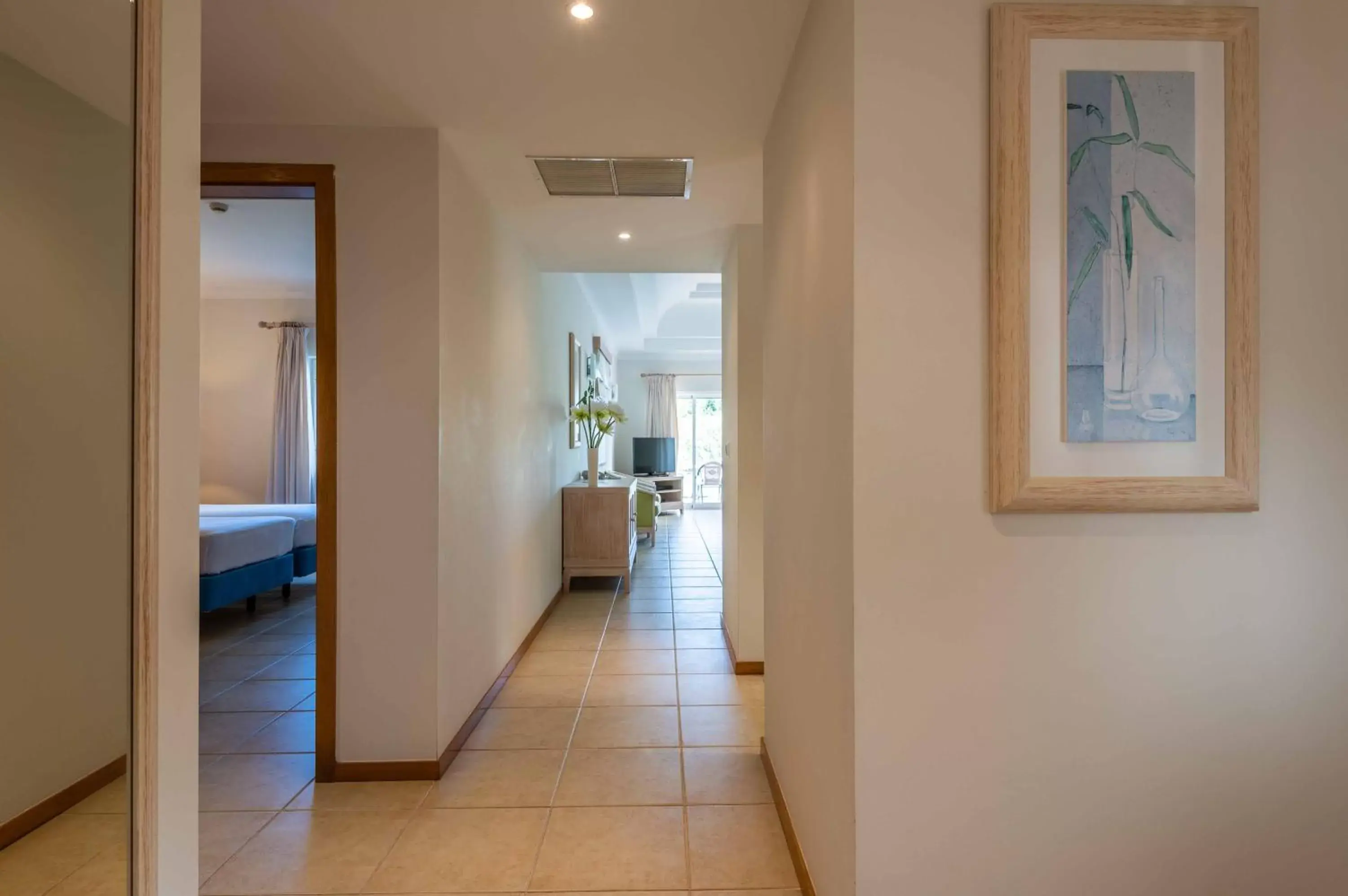 Two-Bedroom Apartment with Pool View in Vale d'Oliveiras Quinta Resort & Spa Two-Bedroom Apartment with Pool View in Vale d'Oliveiras Quinta Resort & Spa