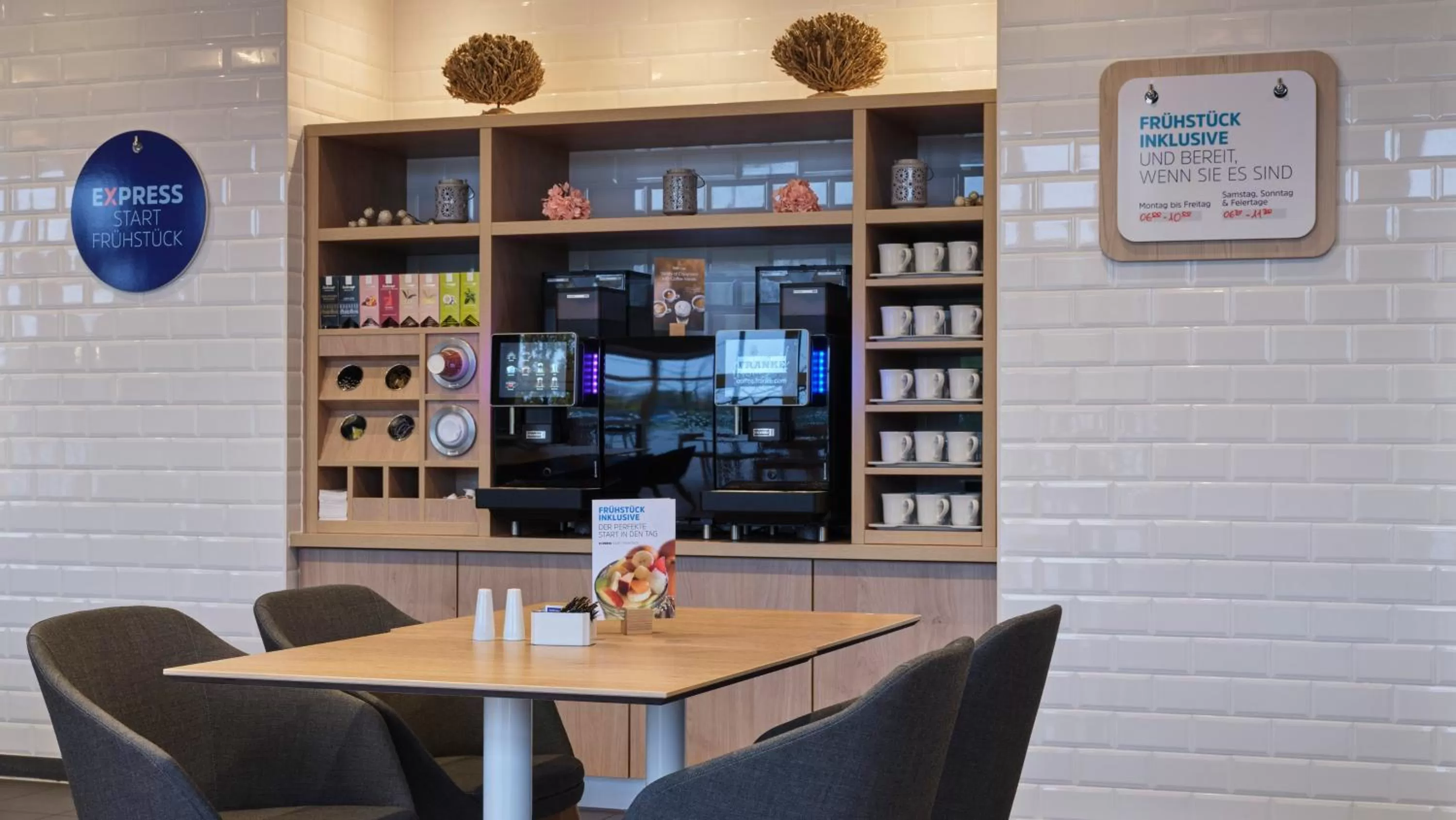 Breakfast in Holiday Inn Express Düsseldorf - City North by IHG