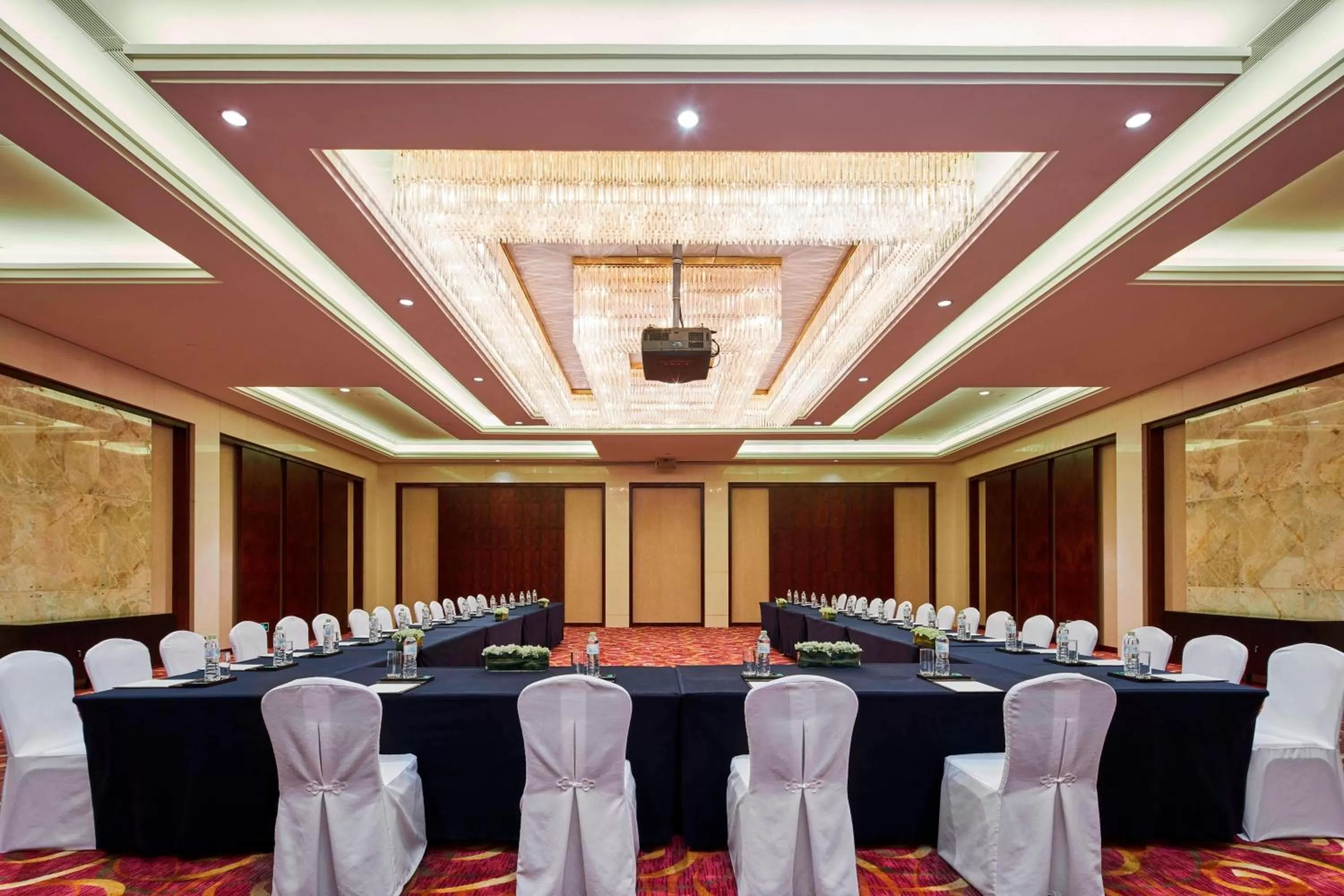 Meeting/conference room in Sheraton Zhoushan Hotel