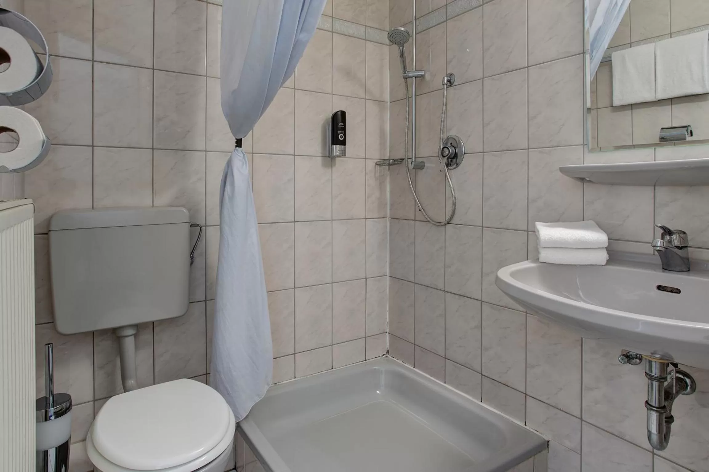 Bathroom in Centro Hotel Arde Köln City, Trademark Collection by Wyndham