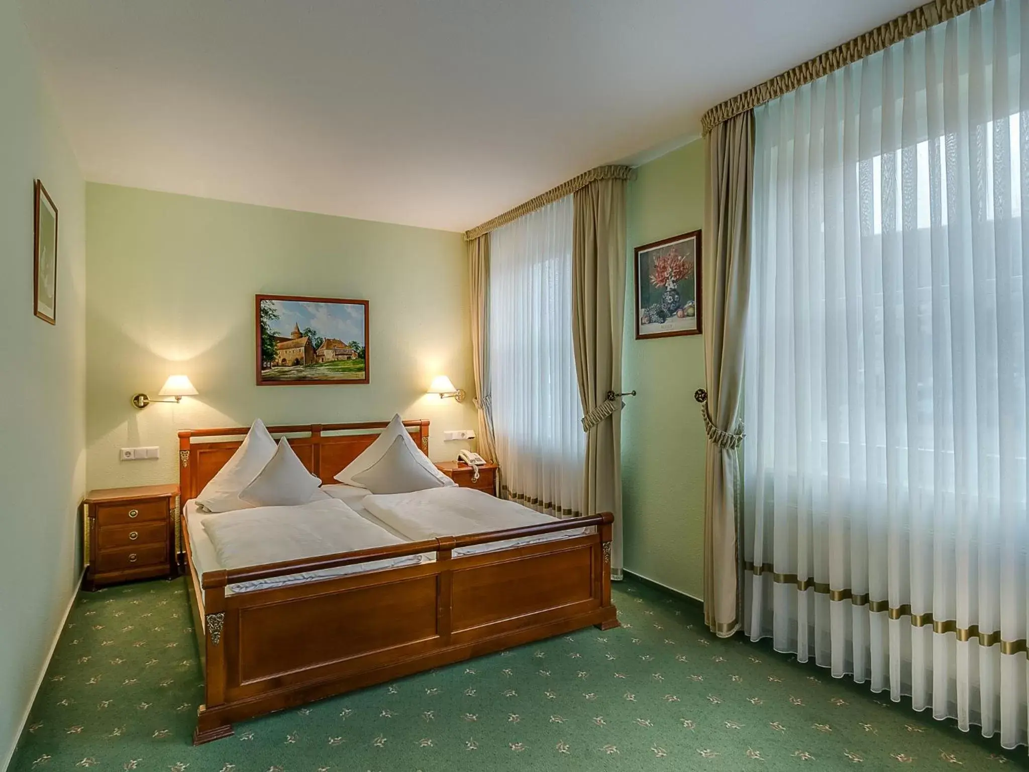 Comfort Double Room - single occupancy in Hotel Zur Burg GmbH Comfort Double Room - single occupancy in Hotel Zur Burg GmbH