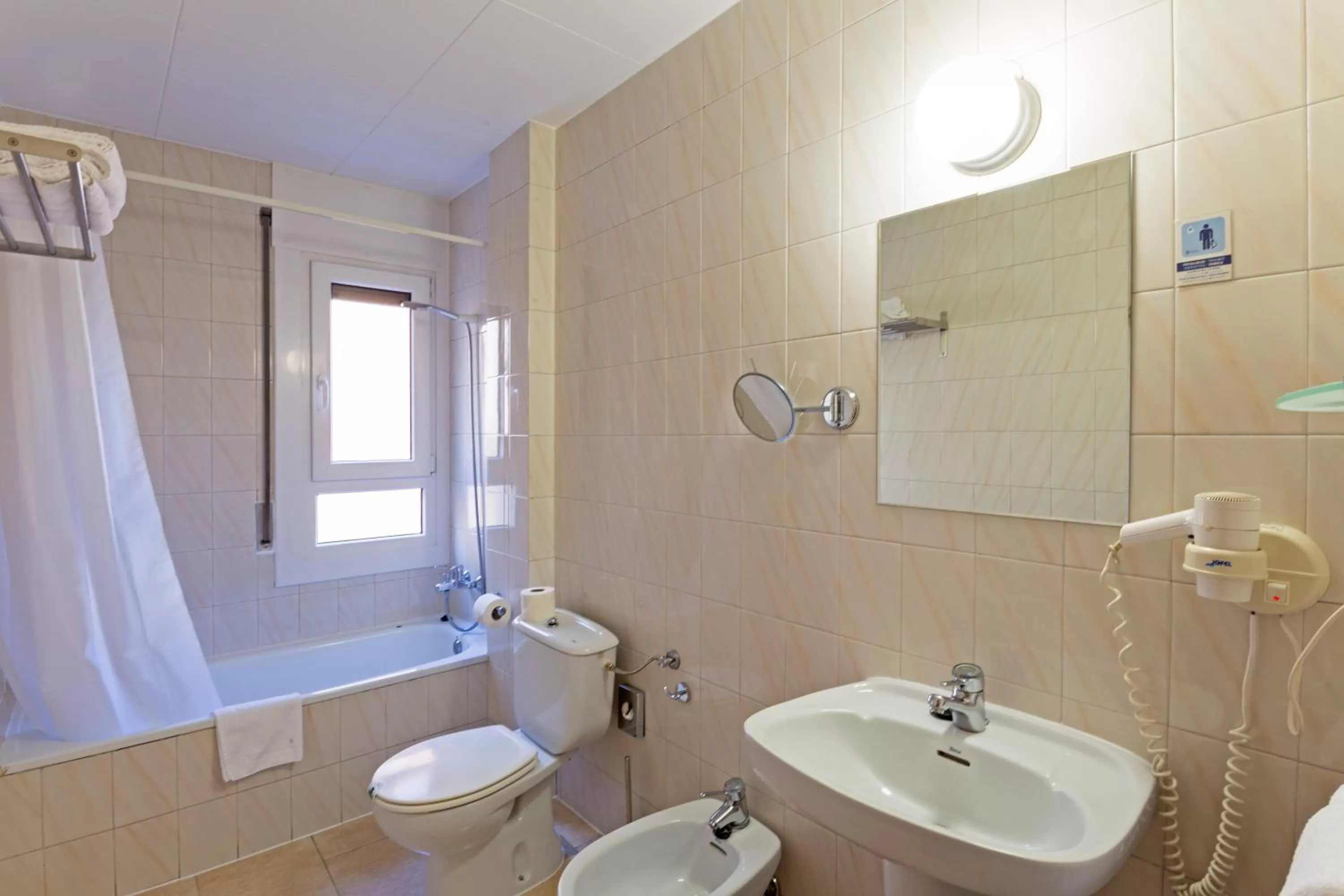 Shower in Hotel Marfany