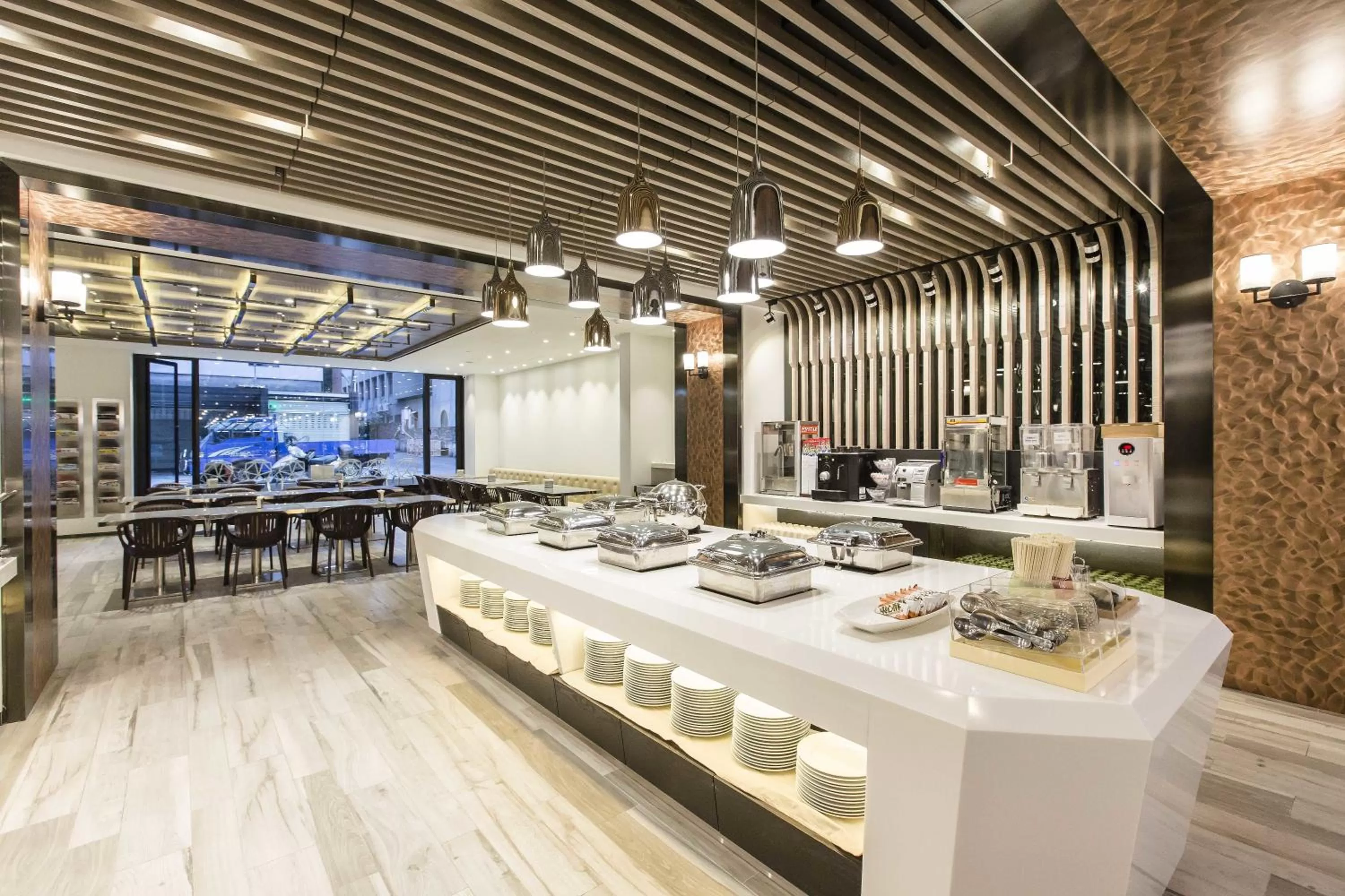 Restaurant/places to eat in The Cloud Hotel