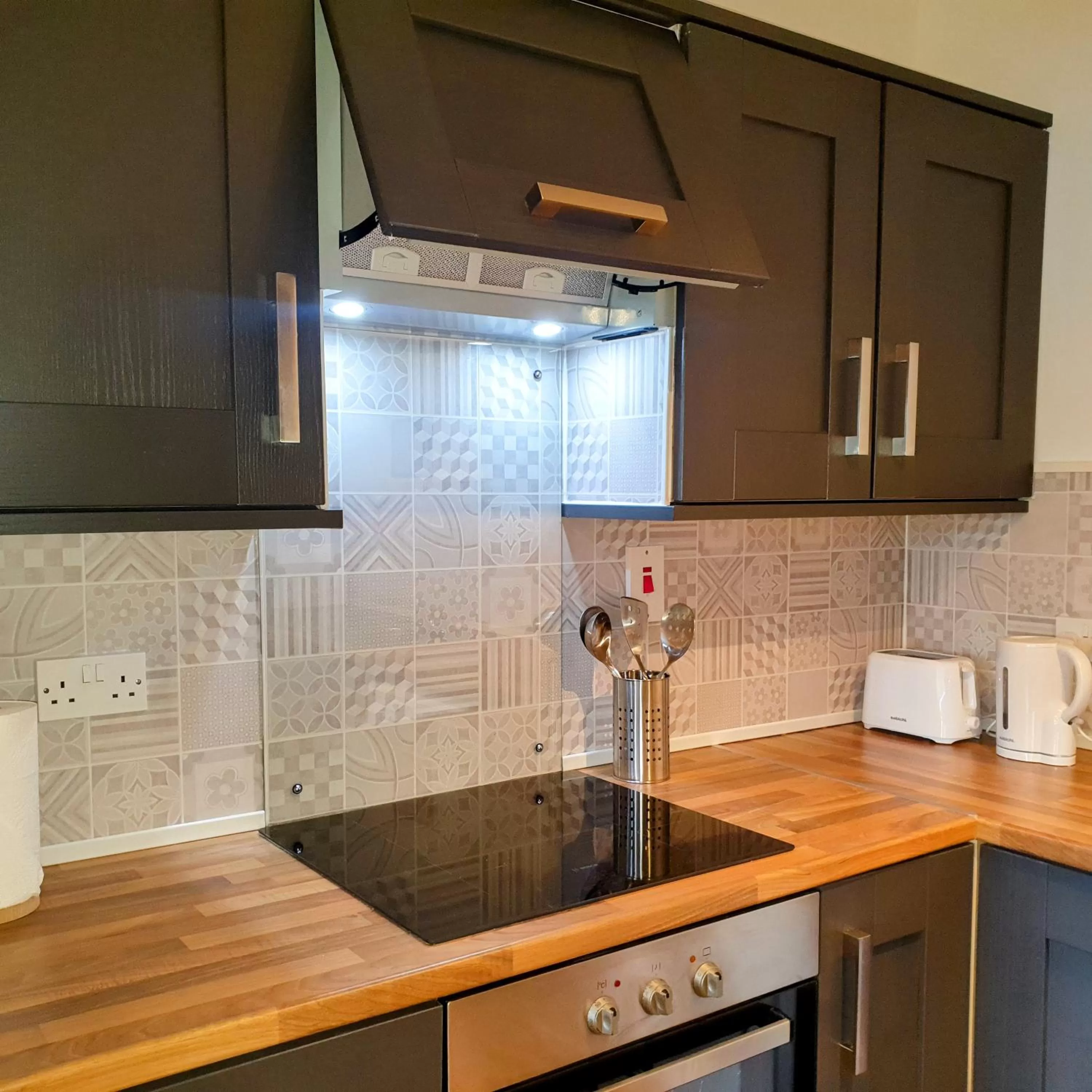 Kitchen or kitchenette in Arch House B&B & Apartments