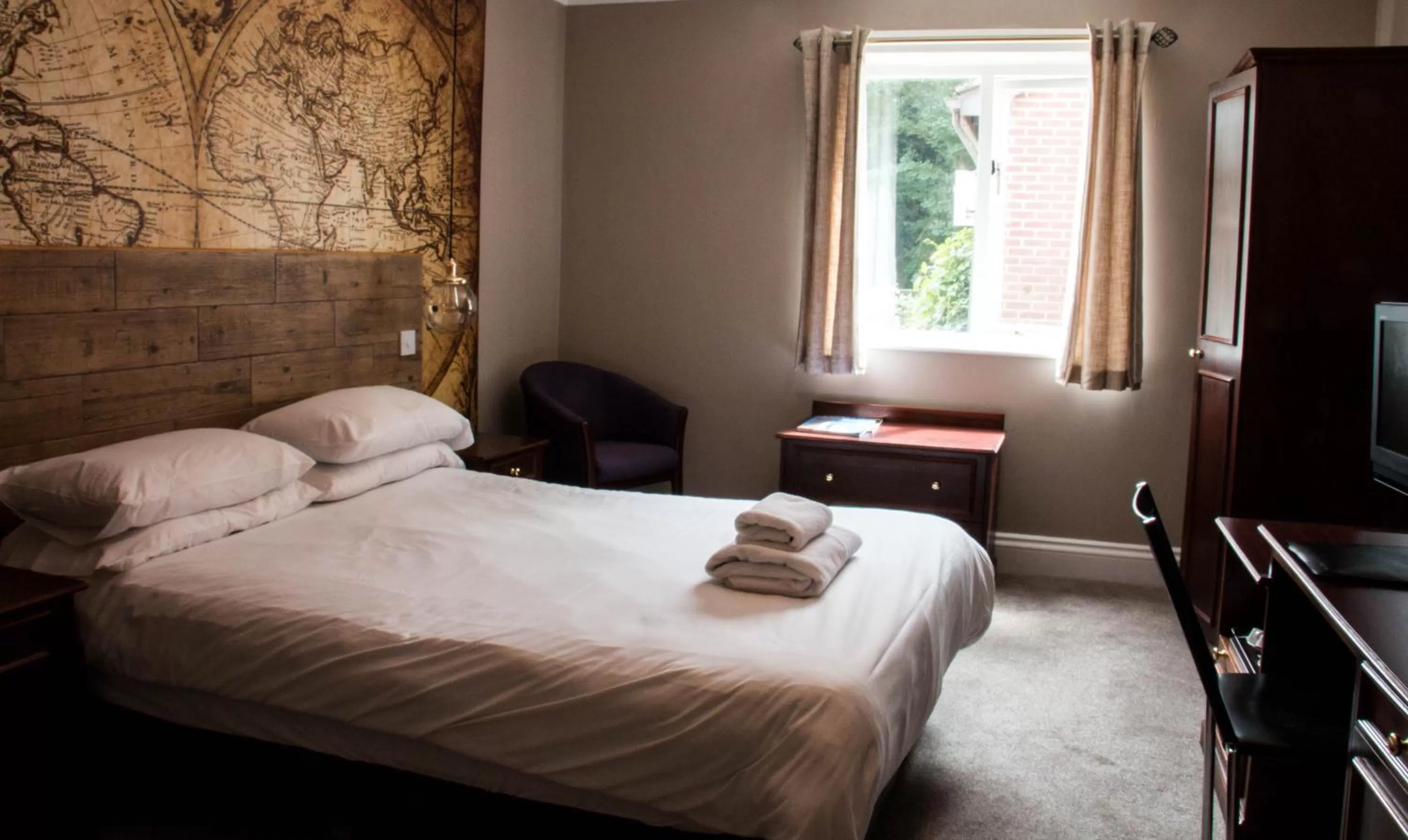 Bed in The Jacobean Hotel