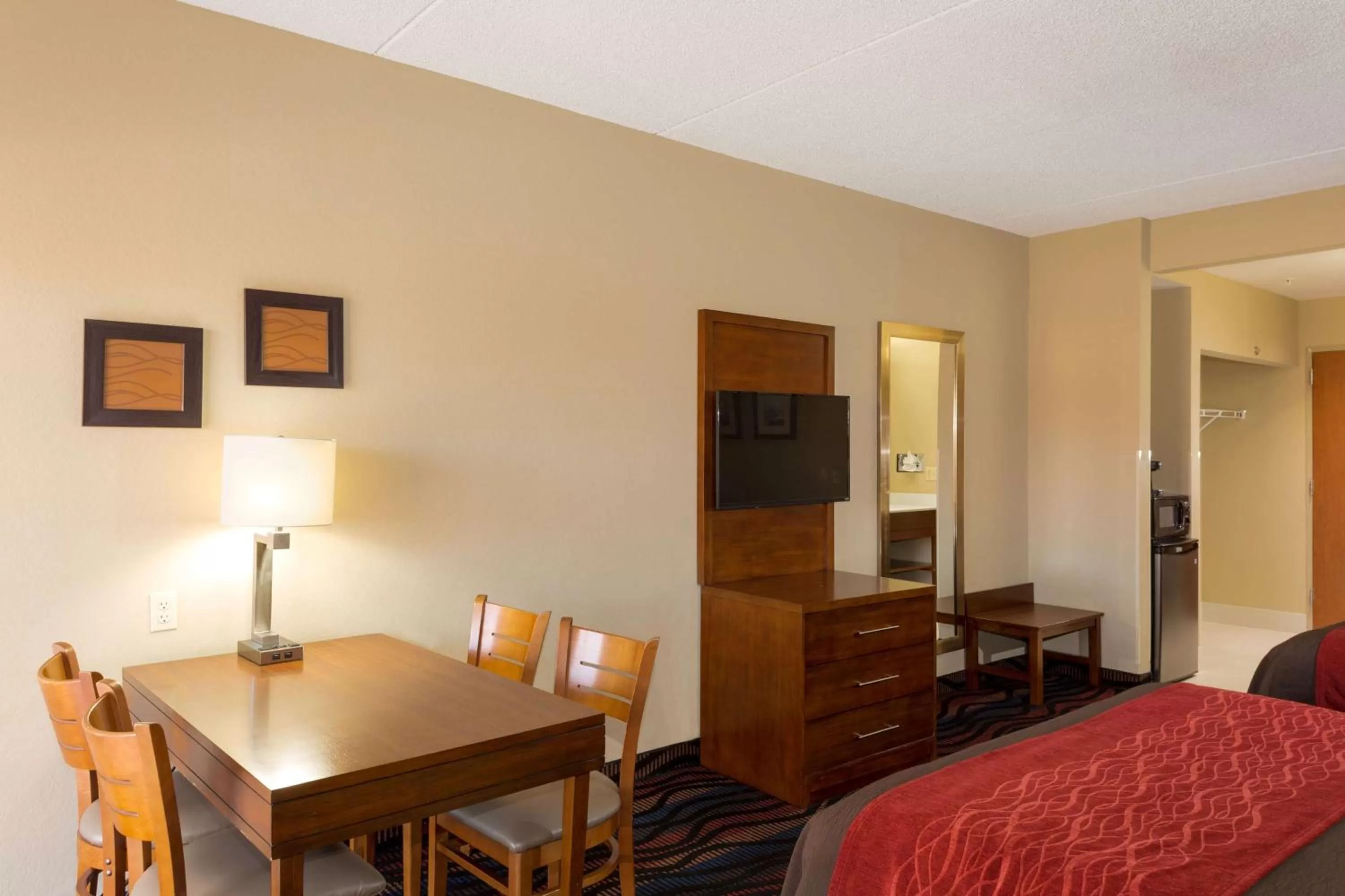 Photo of the whole room, Bed in Baymont by Wyndham Bonita Springs