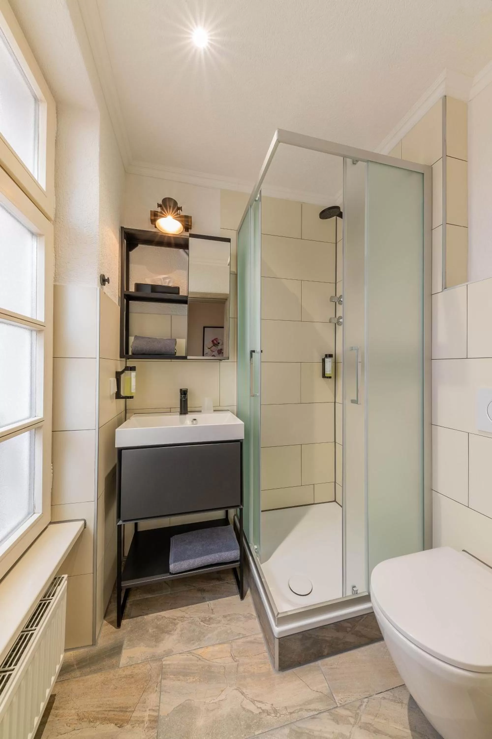 Shower in Hof Ehrenfels