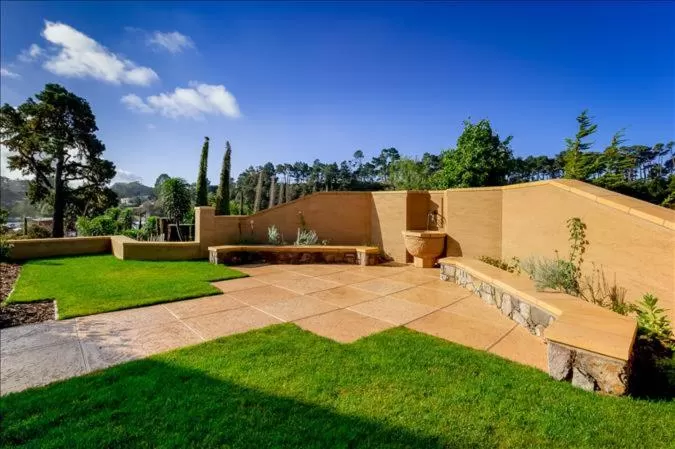 Garden in Noyo Harbor Inn