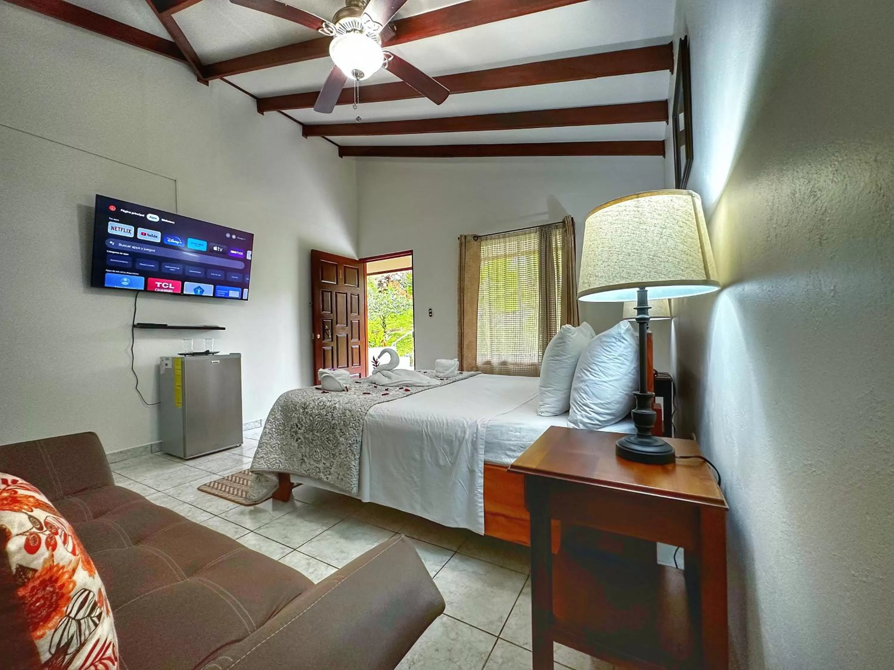 Bed in Loma Real Hot Springs Bed & Breakfast