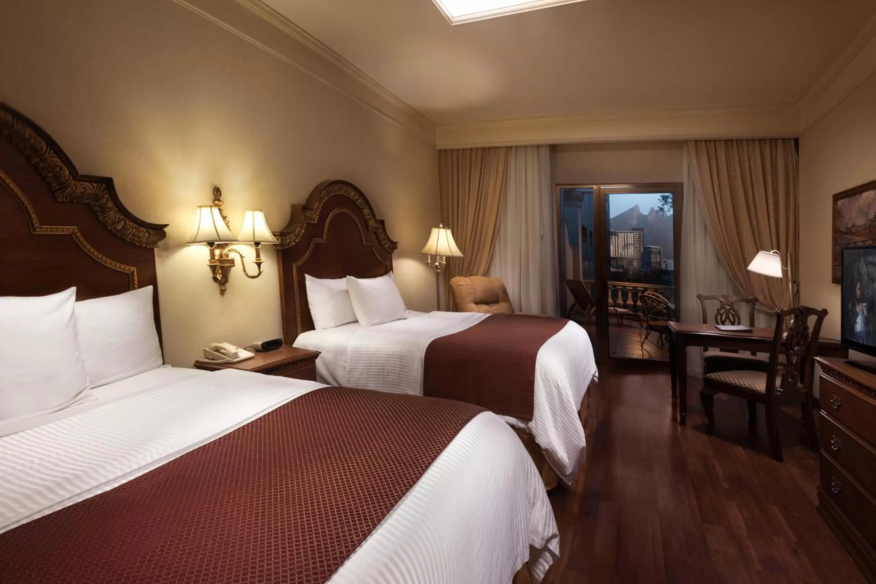 Photo of the whole room, Bed in Safi Royal Luxury Valle