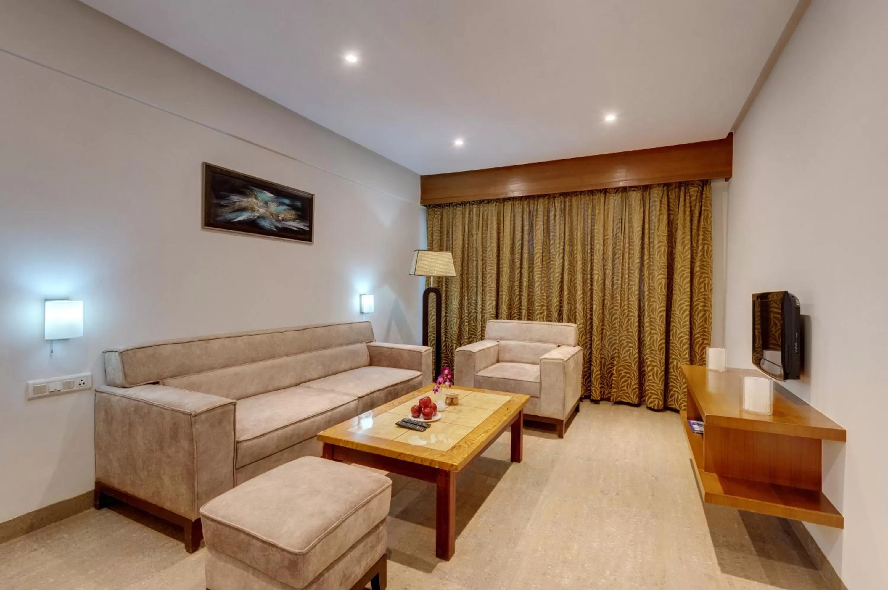 Bed, Seating Area in Click Hotel Caliph, Mumbai