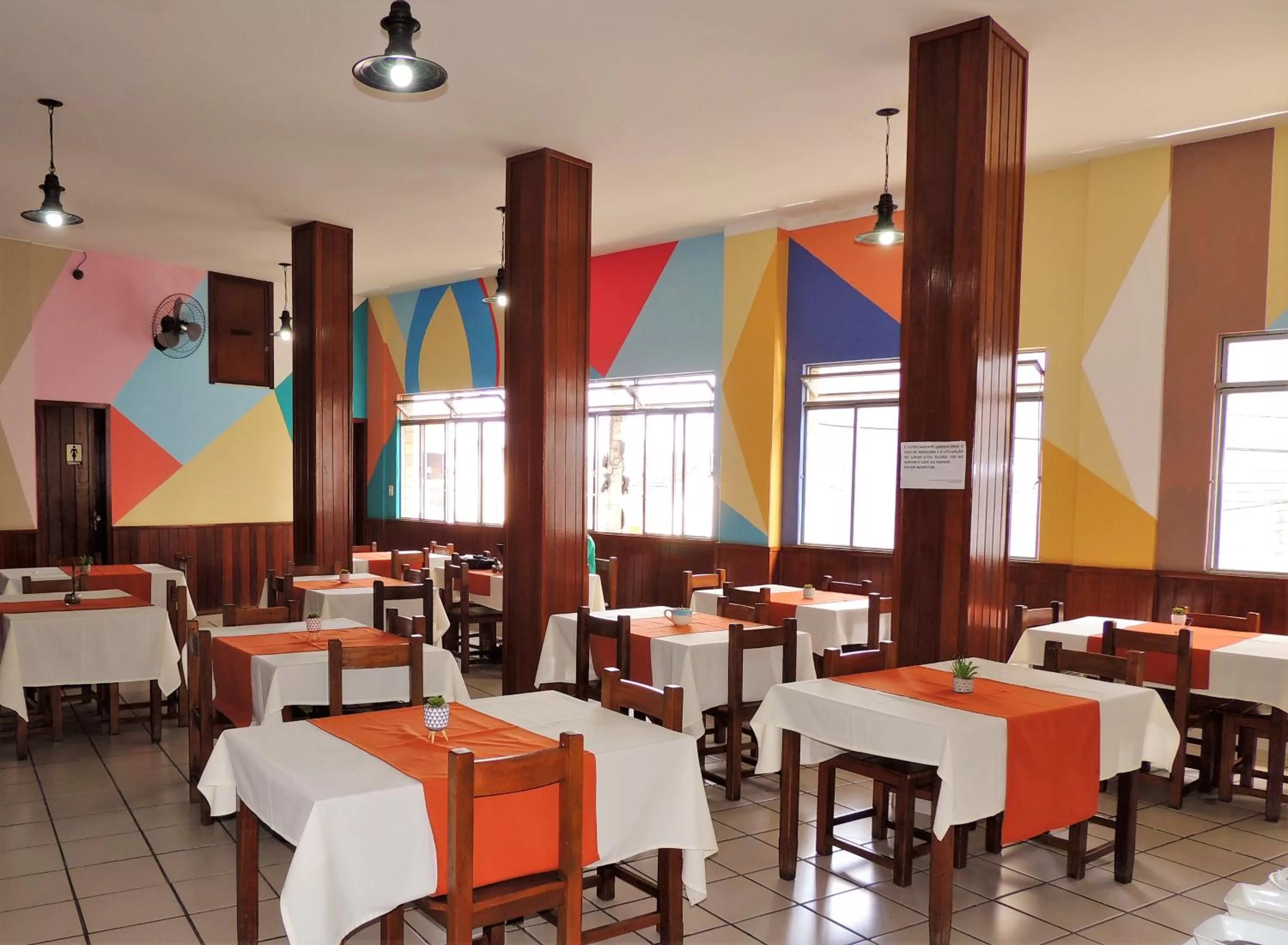 Restaurant/Places to Eat in Hotel JB