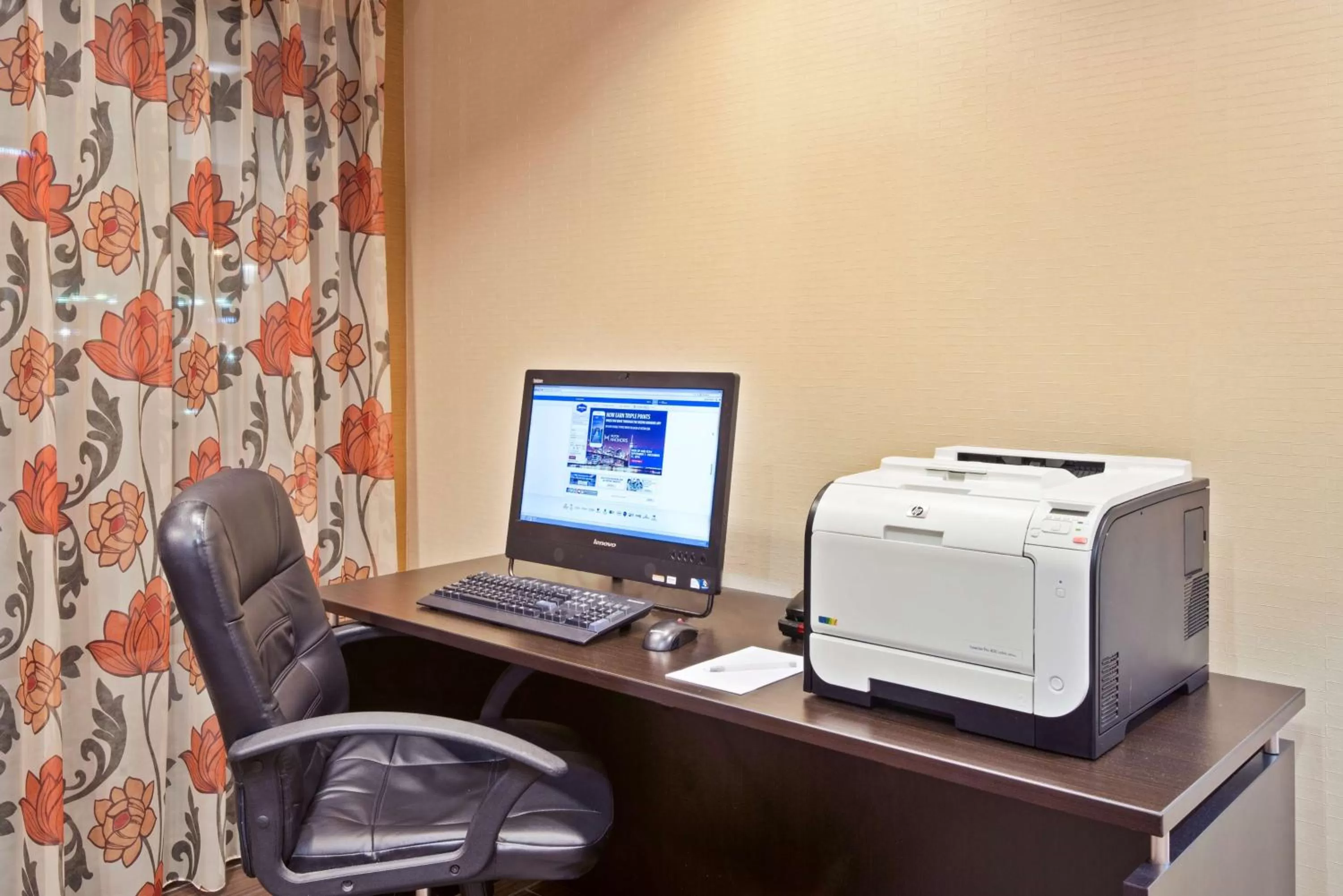 Business facilities in Hampton Inn Winfield Teays Valley