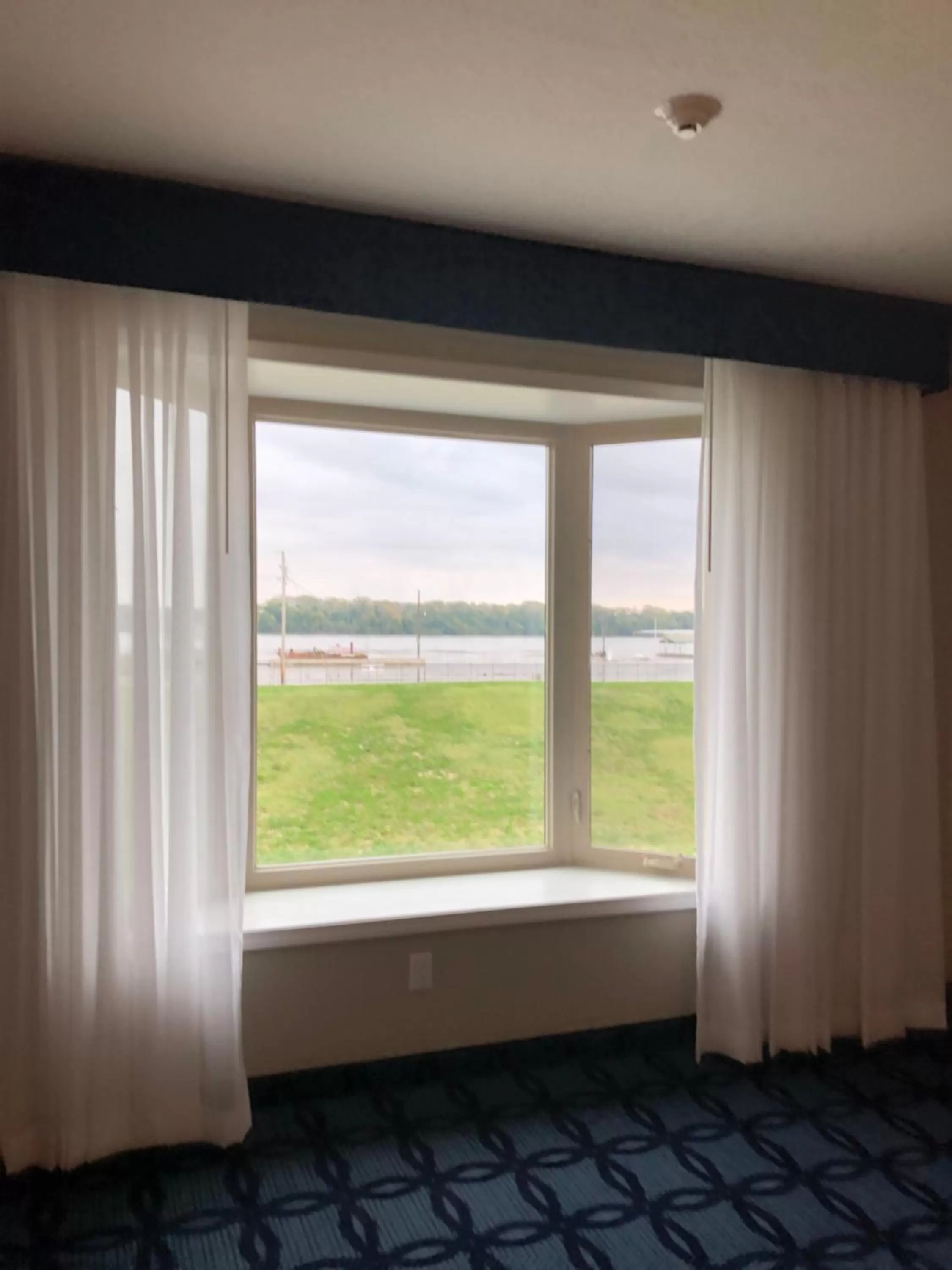 River view in Riverside inn hannibal