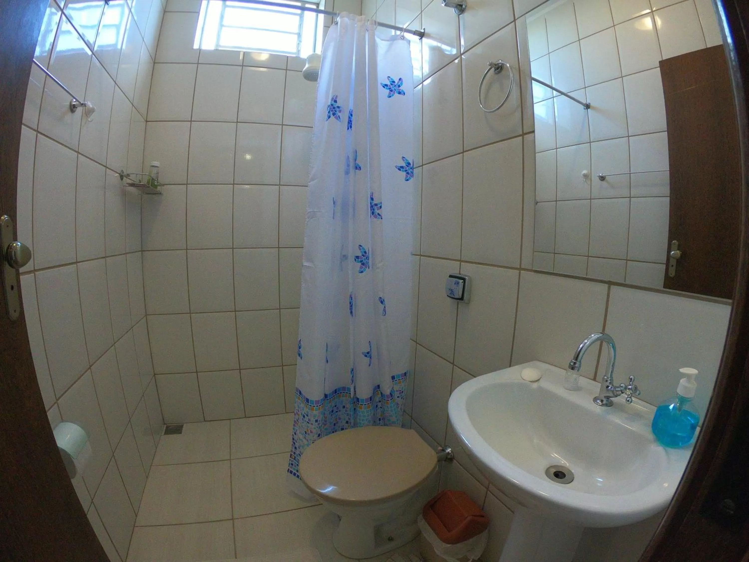 Shower, Bathroom in Suíte na Canastra